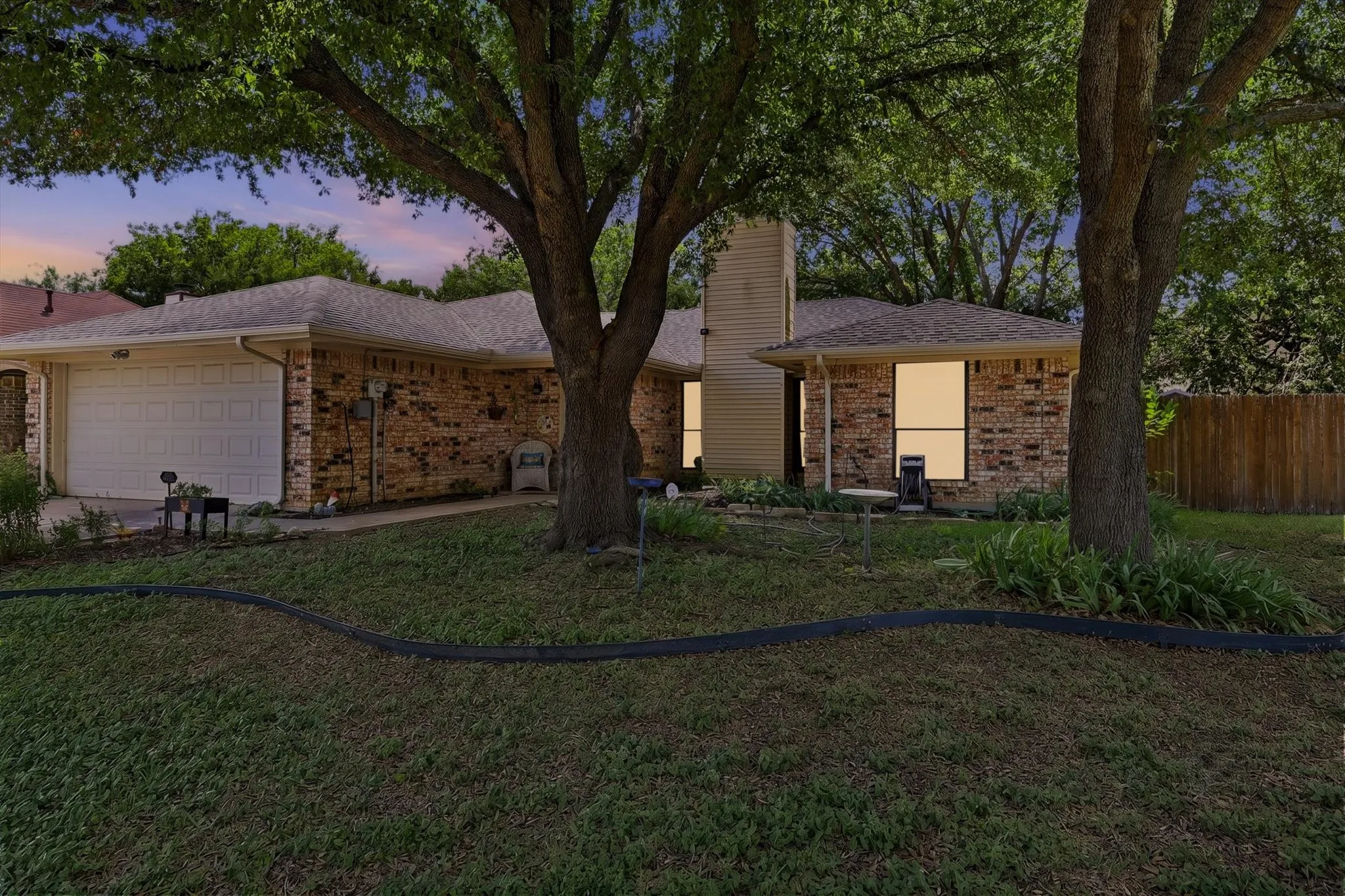 Single Family Residence For Sale in Denton County , 3213 Brooke Street, Denton, Texas 76207, 3 Bedroom, 2 Bathroom, 2 Garage spaces, 1,495 Sqft, built in 1985, mls#21340158, Real Estate Agent in Denton, Homes For Sale in Denton county, Homes For Sale in Denton, Realtor in Denton Texas, Real Estate Brokerage Independent Realty Texas, Luminita Cordes Realtor
