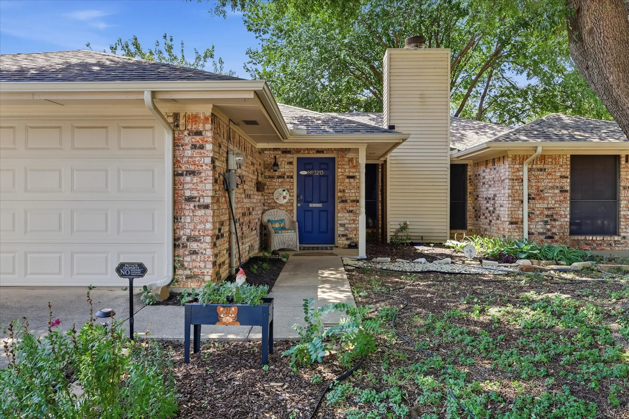 Single Family Residence For Sale in Denton County , 3213 Brooke Street, Denton, Texas 76207, 3 Bedroom, 2 Bathroom, 2 Garage spaces, 1,495 Sqft, built in 1985, mls#21340158, Real Estate Agent in Denton, Homes For Sale in Denton county, Homes For Sale in Denton, Realtor in Denton Texas, Real Estate Brokerage Independent Realty Texas, Luminita Cordes Realtor