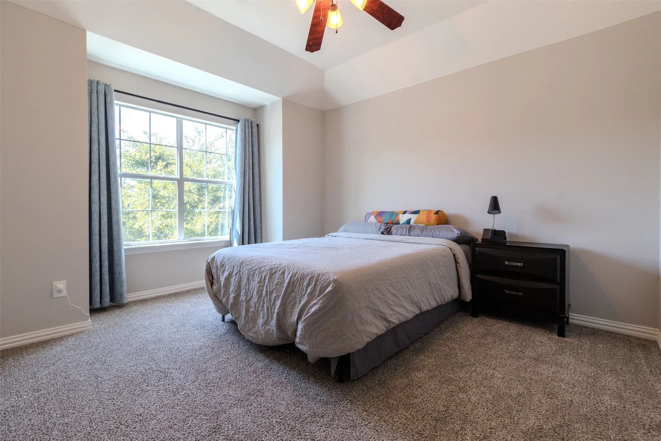 Townhouse For Sale in Wise County , 230 Greathouse Village, Decatur, Texas 76234, 2 Bedroom, 3 Bathroom, 2 Garage spaces, 1,594 Sqft, built in 2006, mls#21333234, Real Estate Agent in Decatur, Homes For Sale in Wise county, Homes For Sale in Decatur, Realtor in Decatur Texas, Real Estate Brokerage Independent Realty Texas, Luminita Cordes Realtor