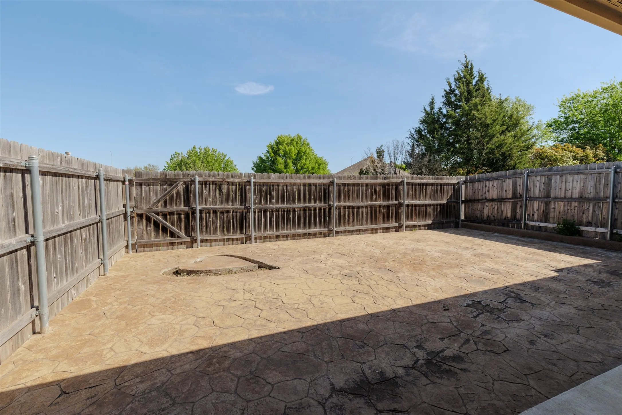 Townhouse For Sale in Wise County , 230 Greathouse Village, Decatur, Texas 76234, 2 Bedroom, 3 Bathroom, 2 Garage spaces, 1,594 Sqft, built in 2006, mls#21333234, Real Estate Agent in Decatur, Homes For Sale in Wise county, Homes For Sale in Decatur, Realtor in Decatur Texas, Real Estate Brokerage Independent Realty Texas, Luminita Cordes Realtor