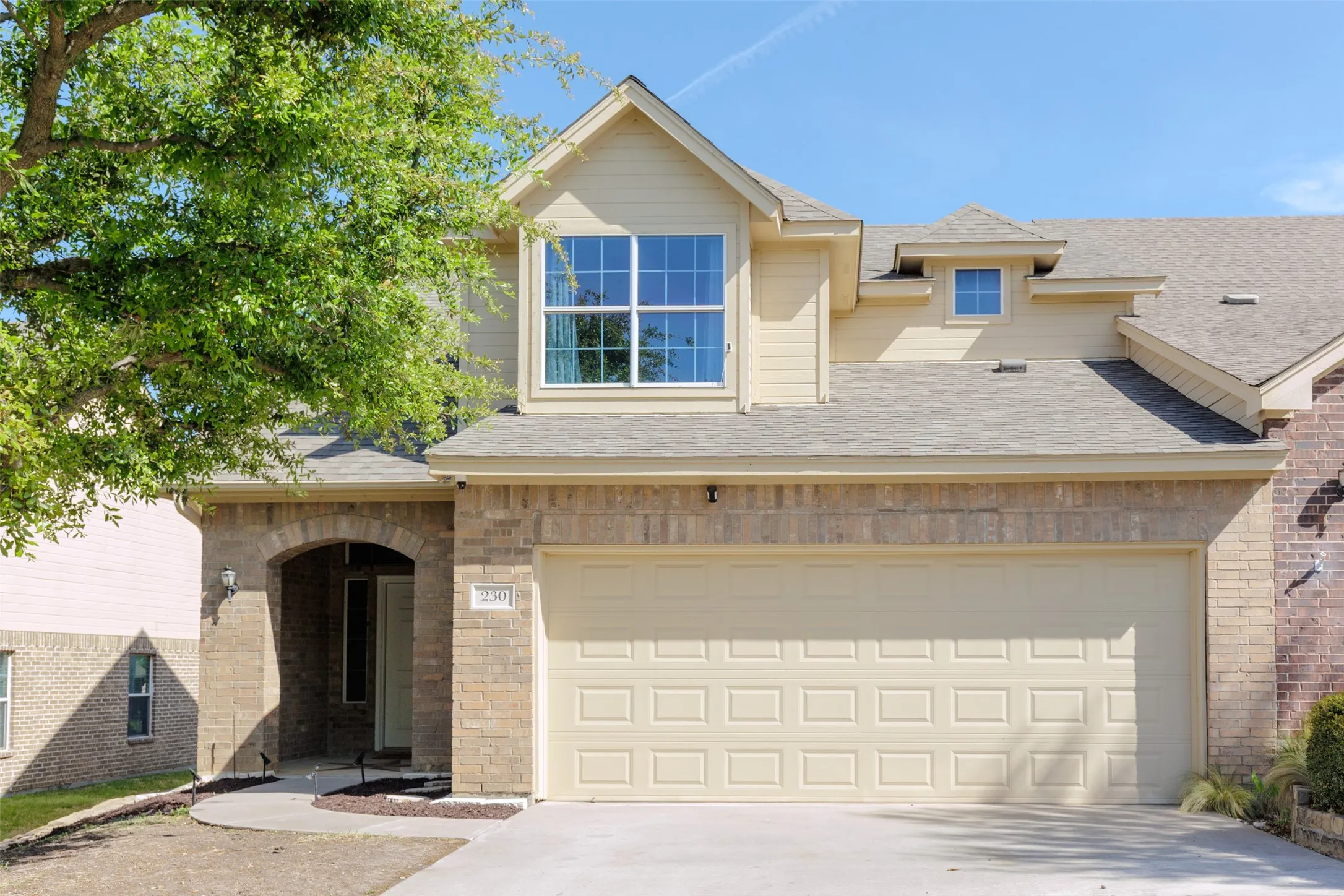 Townhouse For Sale in Wise County , 230 Greathouse Village, Decatur, Texas 76234, 2 Bedroom, 3 Bathroom, 2 Garage spaces, 1,594 Sqft, built in 2006, mls#21333234, Real Estate Agent in Decatur, Homes For Sale in Wise county, Homes For Sale in Decatur, Realtor in Decatur Texas, Real Estate Brokerage Independent Realty Texas, Luminita Cordes Realtor