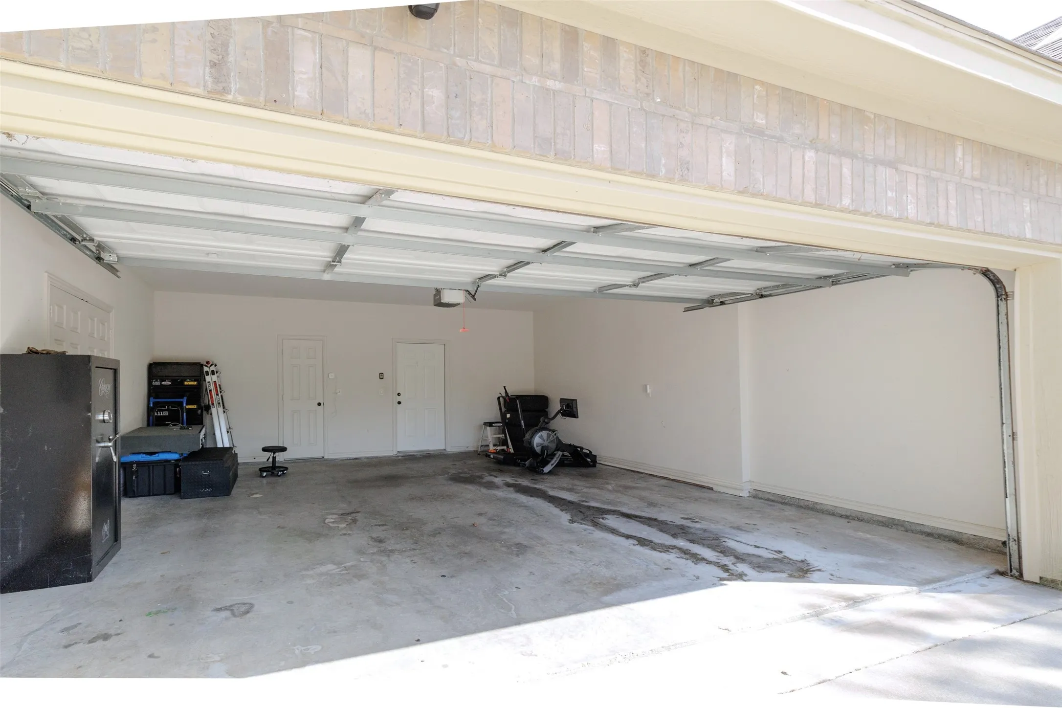 Townhouse For Sale in Wise County , 230 Greathouse Village, Decatur, Texas 76234, 2 Bedroom, 3 Bathroom, 2 Garage spaces, 1,594 Sqft, built in 2006, mls#21333234, Real Estate Agent in Decatur, Homes For Sale in Wise county, Homes For Sale in Decatur, Realtor in Decatur Texas, Real Estate Brokerage Independent Realty Texas, Luminita Cordes Realtor