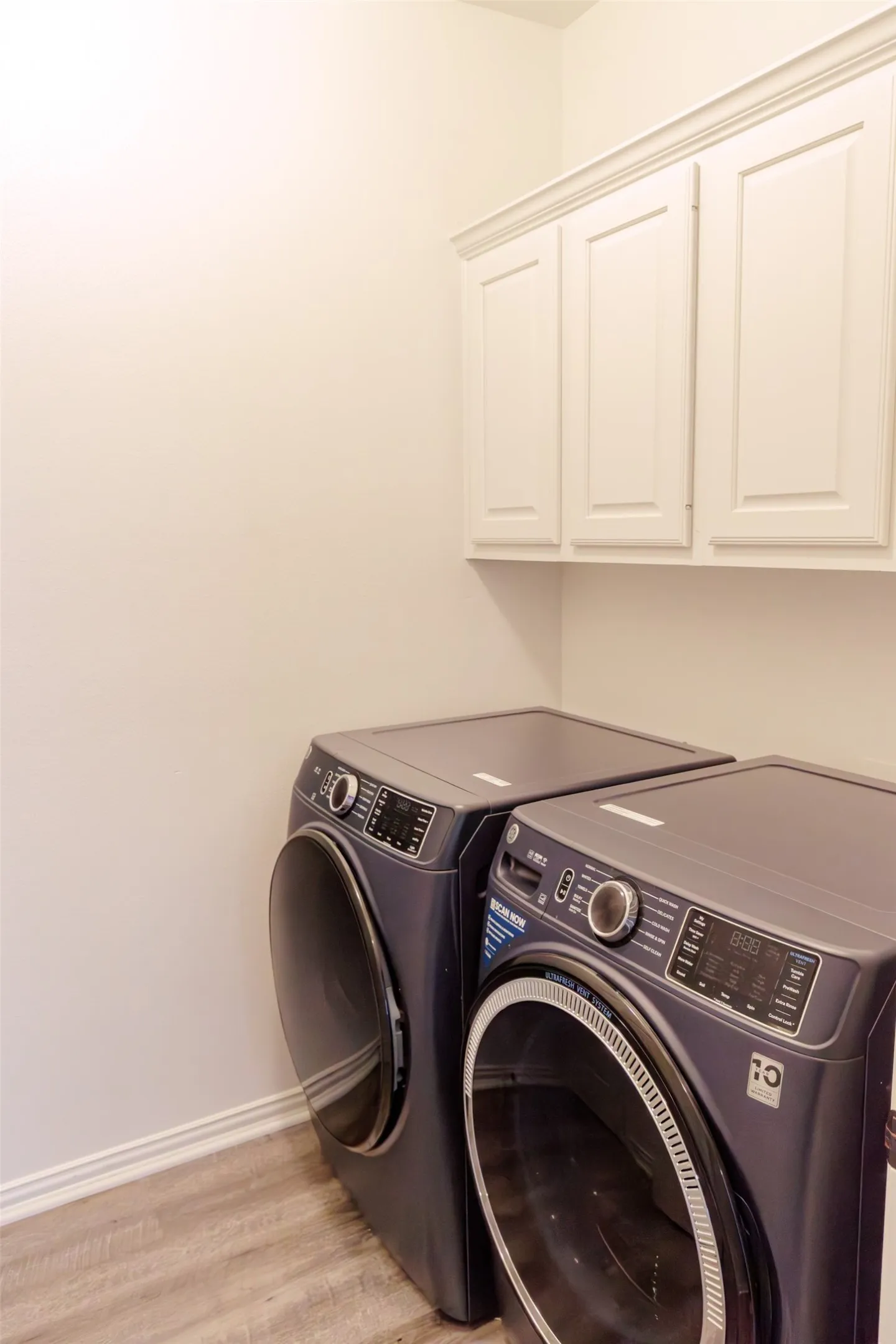 Townhouse For Sale in Wise County , 230 Greathouse Village, Decatur, Texas 76234, 2 Bedroom, 3 Bathroom, 2 Garage spaces, 1,594 Sqft, built in 2006, mls#21333234, Real Estate Agent in Decatur, Homes For Sale in Wise county, Homes For Sale in Decatur, Realtor in Decatur Texas, Real Estate Brokerage Independent Realty Texas, Luminita Cordes Realtor