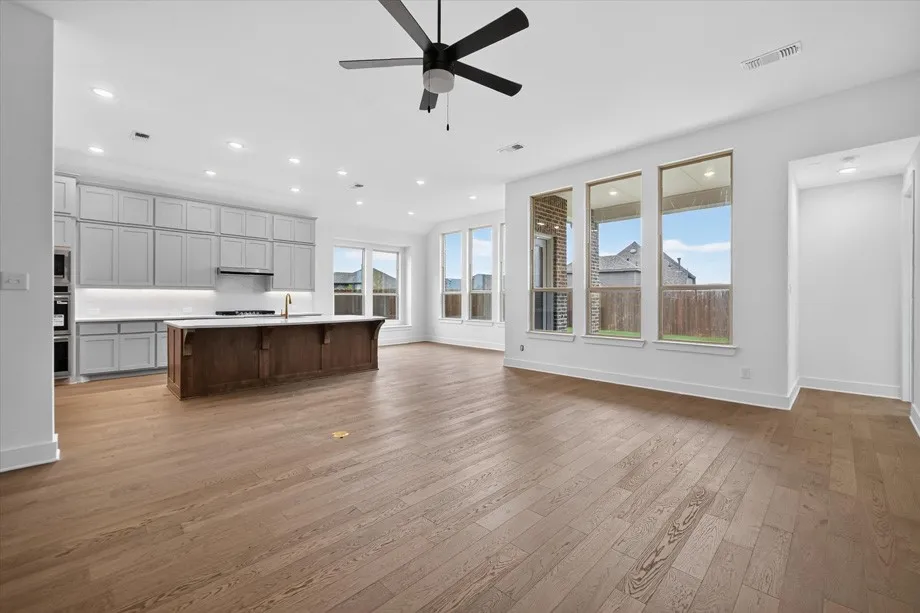 Single Family Residence For Sale in Grayson County , 516 Stallion Lane, Van Alstyne, Texas 75495, 4 Bedroom, 4 Bathroom, 3 Garage spaces, 2,822 Sqft, built in 2026, mls#21340066, Real Estate Agent in Van Alstyne, Homes For Sale in Grayson county, Homes For Sale in Van Alstyne, Realtor in Van Alstyne Texas, Real Estate Brokerage Independent Realty Texas, Luminita Cordes Realtor