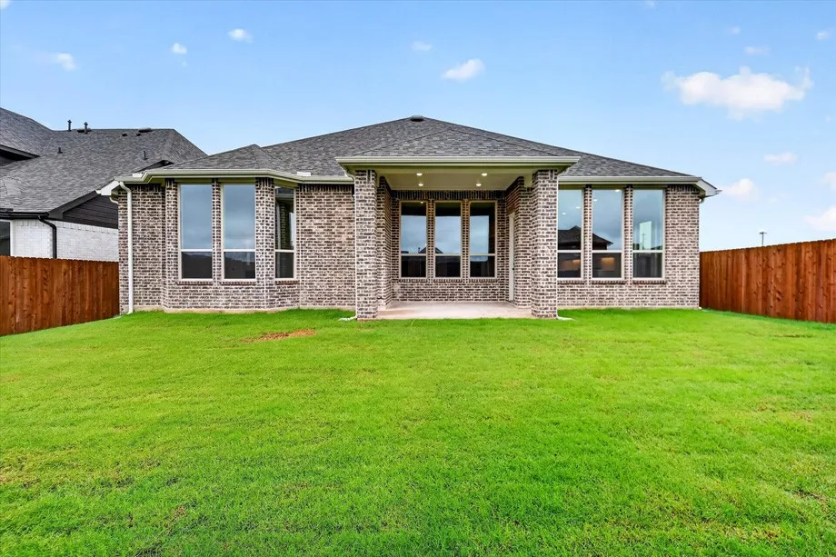 Single Family Residence For Sale in Grayson County , 516 Stallion Lane, Van Alstyne, Texas 75495, 4 Bedroom, 4 Bathroom, 3 Garage spaces, 2,822 Sqft, built in 2026, mls#21340066, Real Estate Agent in Van Alstyne, Homes For Sale in Grayson county, Homes For Sale in Van Alstyne, Realtor in Van Alstyne Texas, Real Estate Brokerage Independent Realty Texas, Luminita Cordes Realtor