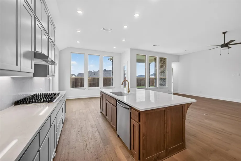 Single Family Residence For Sale in Grayson County , 516 Stallion Lane, Van Alstyne, Texas 75495, 4 Bedroom, 4 Bathroom, 3 Garage spaces, 2,822 Sqft, built in 2026, mls#21340066, Real Estate Agent in Van Alstyne, Homes For Sale in Grayson county, Homes For Sale in Van Alstyne, Realtor in Van Alstyne Texas, Real Estate Brokerage Independent Realty Texas, Luminita Cordes Realtor