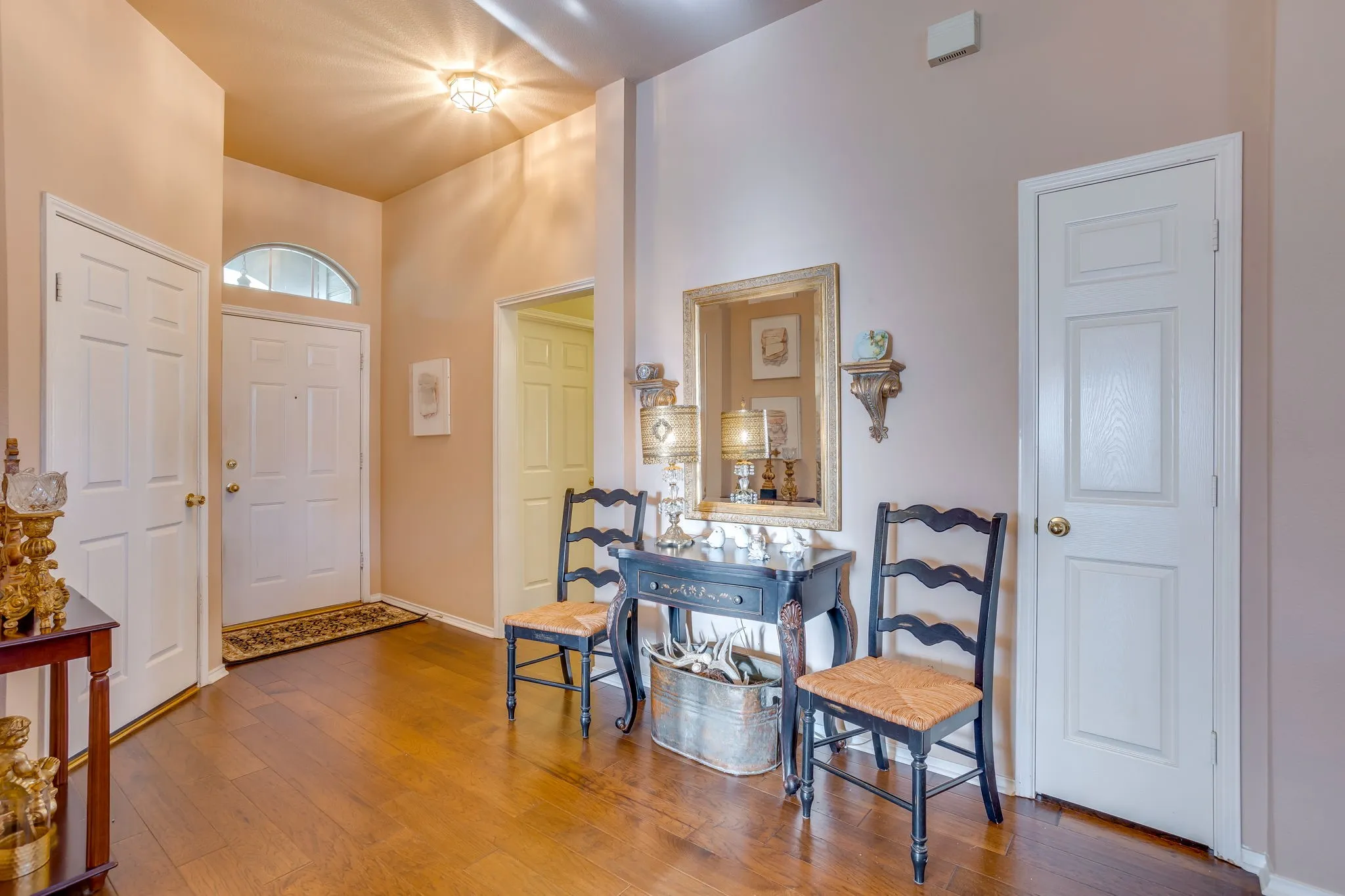 Single Family Residence For Sale in Tarrant County , 6904 Spring Valley Way, Fort Worth, Texas 76132, 3 Bedroom, 2 Bathroom, 2 Garage spaces, 1,787 Sqft, built in 1998, mls#21339358, Real Estate Agent in Fort Worth, Homes For Sale in Tarrant county, Homes For Sale in Fort Worth, Realtor in Fort Worth Texas, Real Estate Brokerage Independent Realty Texas, Luminita Cordes Realtor
