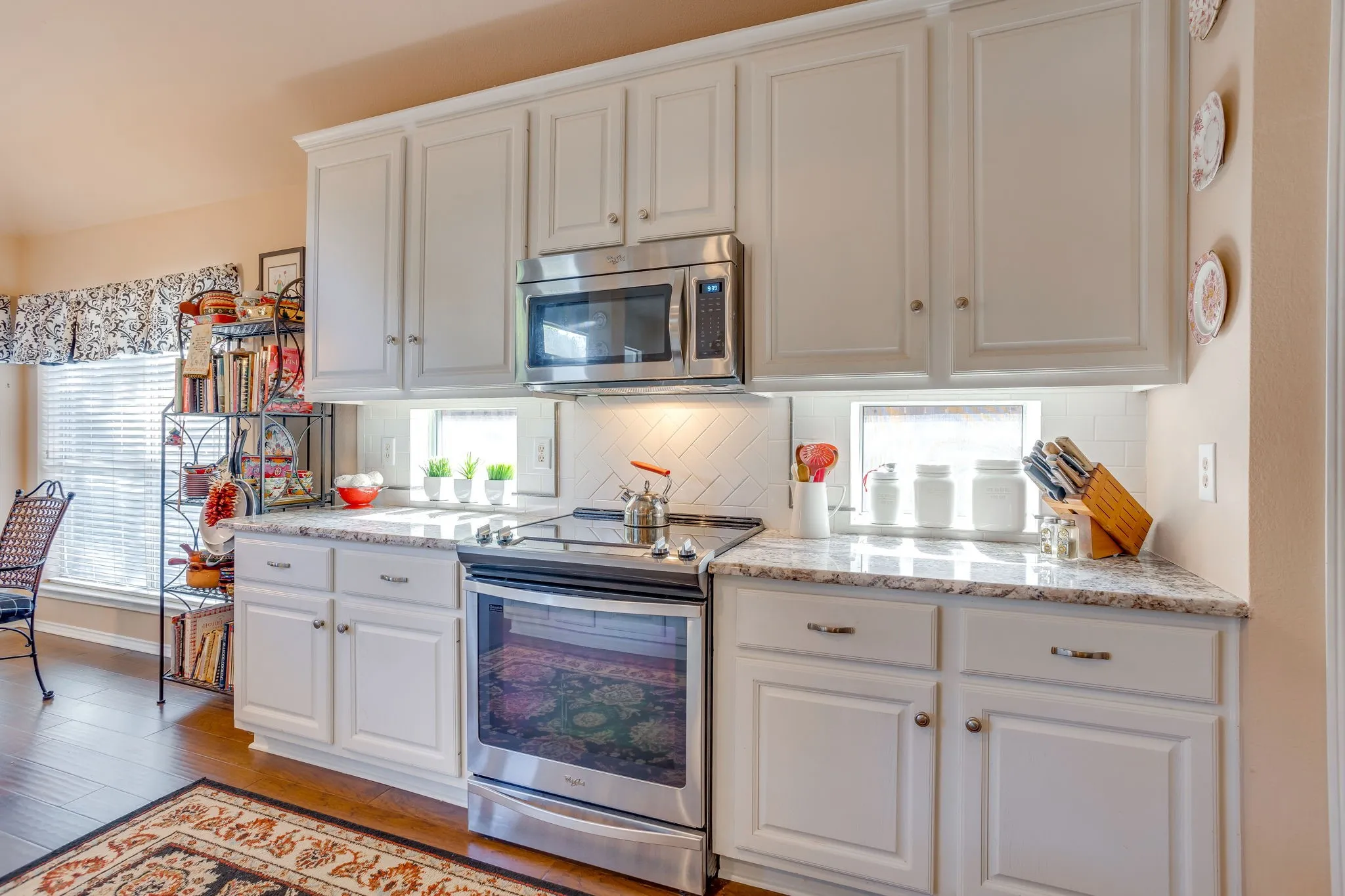 Single Family Residence For Sale in Tarrant County , 6904 Spring Valley Way, Fort Worth, Texas 76132, 3 Bedroom, 2 Bathroom, 2 Garage spaces, 1,787 Sqft, built in 1998, mls#21339358, Real Estate Agent in Fort Worth, Homes For Sale in Tarrant county, Homes For Sale in Fort Worth, Realtor in Fort Worth Texas, Real Estate Brokerage Independent Realty Texas, Luminita Cordes Realtor