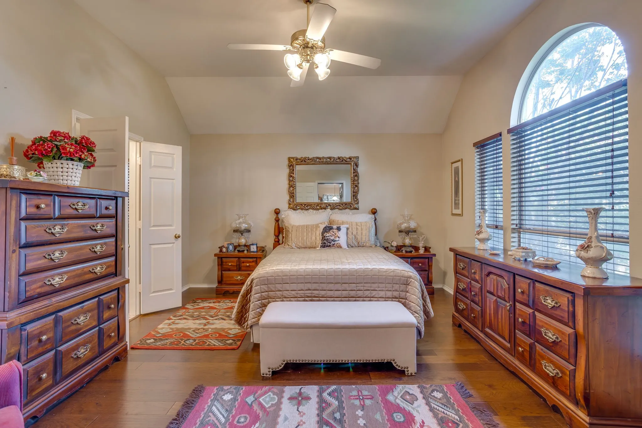Single Family Residence For Sale in Tarrant County , 6904 Spring Valley Way, Fort Worth, Texas 76132, 3 Bedroom, 2 Bathroom, 2 Garage spaces, 1,787 Sqft, built in 1998, mls#21339358, Real Estate Agent in Fort Worth, Homes For Sale in Tarrant county, Homes For Sale in Fort Worth, Realtor in Fort Worth Texas, Real Estate Brokerage Independent Realty Texas, Luminita Cordes Realtor