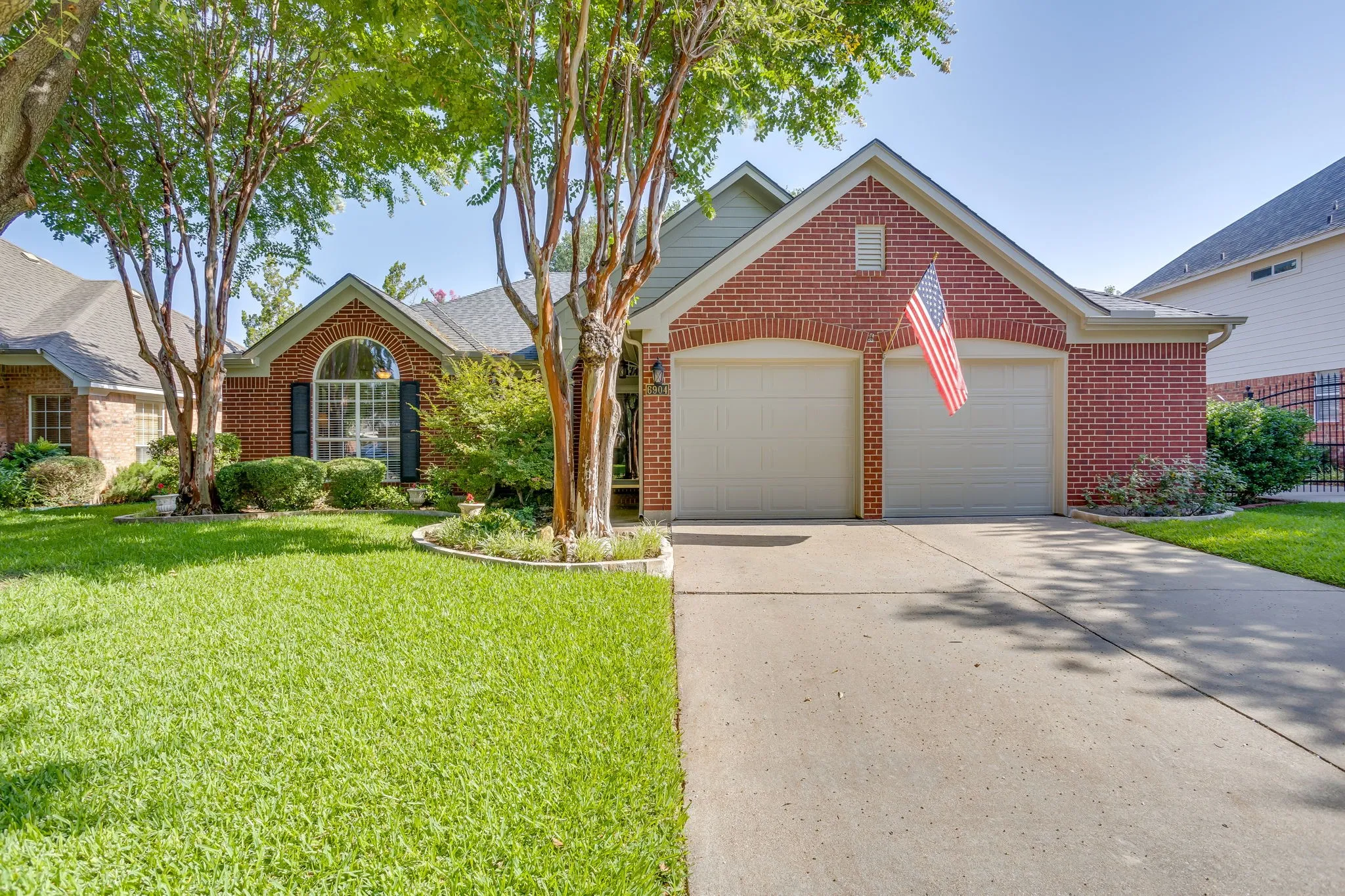 Single Family Residence For Sale in Tarrant County , 6904 Spring Valley Way, Fort Worth, Texas 76132, 3 Bedroom, 2 Bathroom, 2 Garage spaces, 1,787 Sqft, built in 1998, mls#21339358, Real Estate Agent in Fort Worth, Homes For Sale in Tarrant county, Homes For Sale in Fort Worth, Realtor in Fort Worth Texas, Real Estate Brokerage Independent Realty Texas, Luminita Cordes Realtor