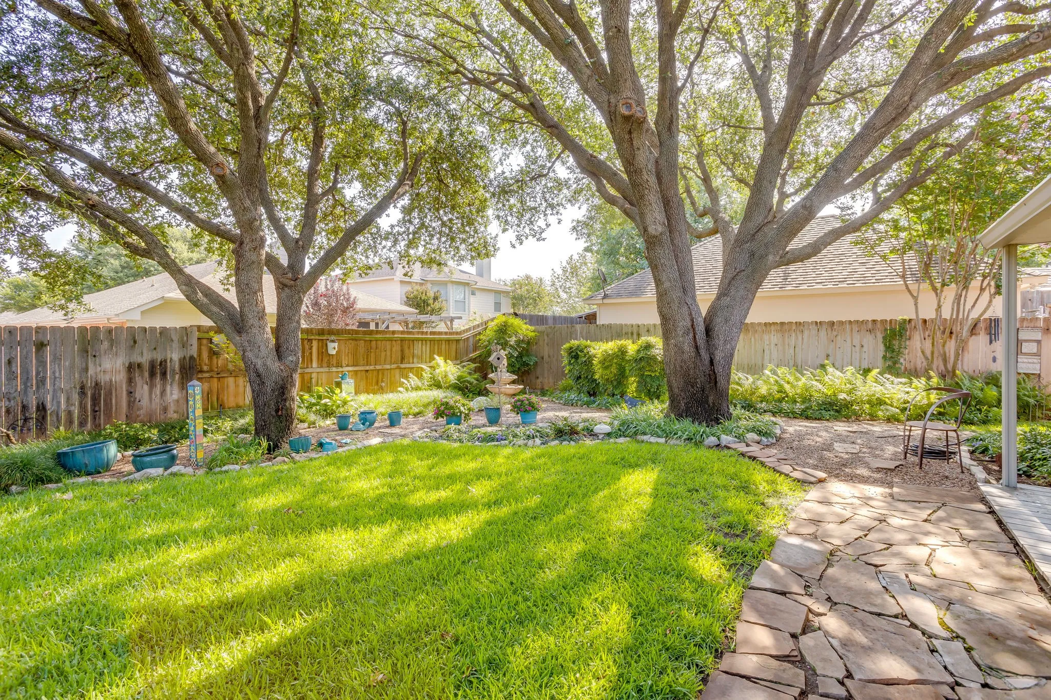 Single Family Residence For Sale in Tarrant County , 6904 Spring Valley Way, Fort Worth, Texas 76132, 3 Bedroom, 2 Bathroom, 2 Garage spaces, 1,787 Sqft, built in 1998, mls#21339358, Real Estate Agent in Fort Worth, Homes For Sale in Tarrant county, Homes For Sale in Fort Worth, Realtor in Fort Worth Texas, Real Estate Brokerage Independent Realty Texas, Luminita Cordes Realtor