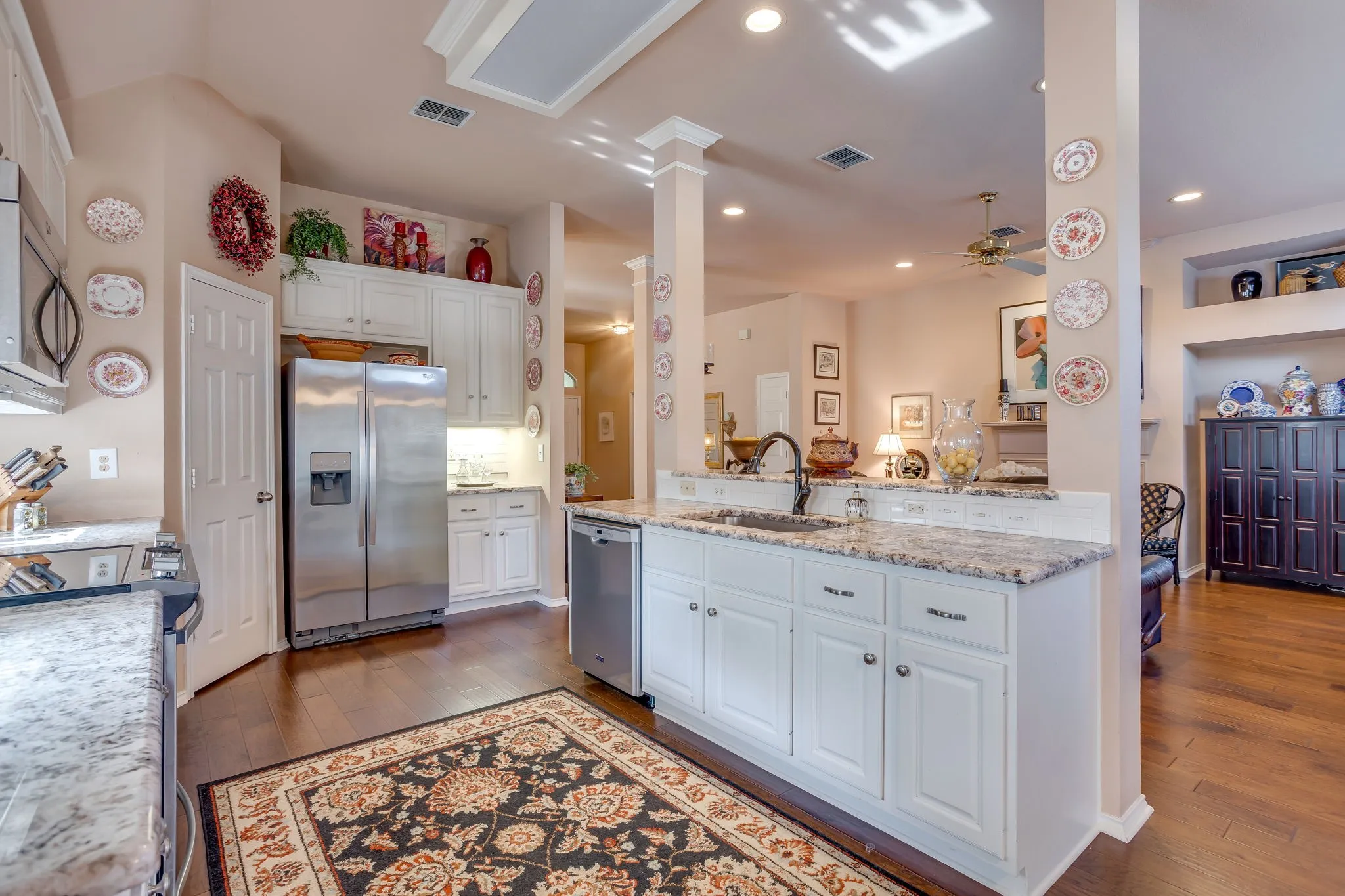 Single Family Residence For Sale in Tarrant County , 6904 Spring Valley Way, Fort Worth, Texas 76132, 3 Bedroom, 2 Bathroom, 2 Garage spaces, 1,787 Sqft, built in 1998, mls#21339358, Real Estate Agent in Fort Worth, Homes For Sale in Tarrant county, Homes For Sale in Fort Worth, Realtor in Fort Worth Texas, Real Estate Brokerage Independent Realty Texas, Luminita Cordes Realtor