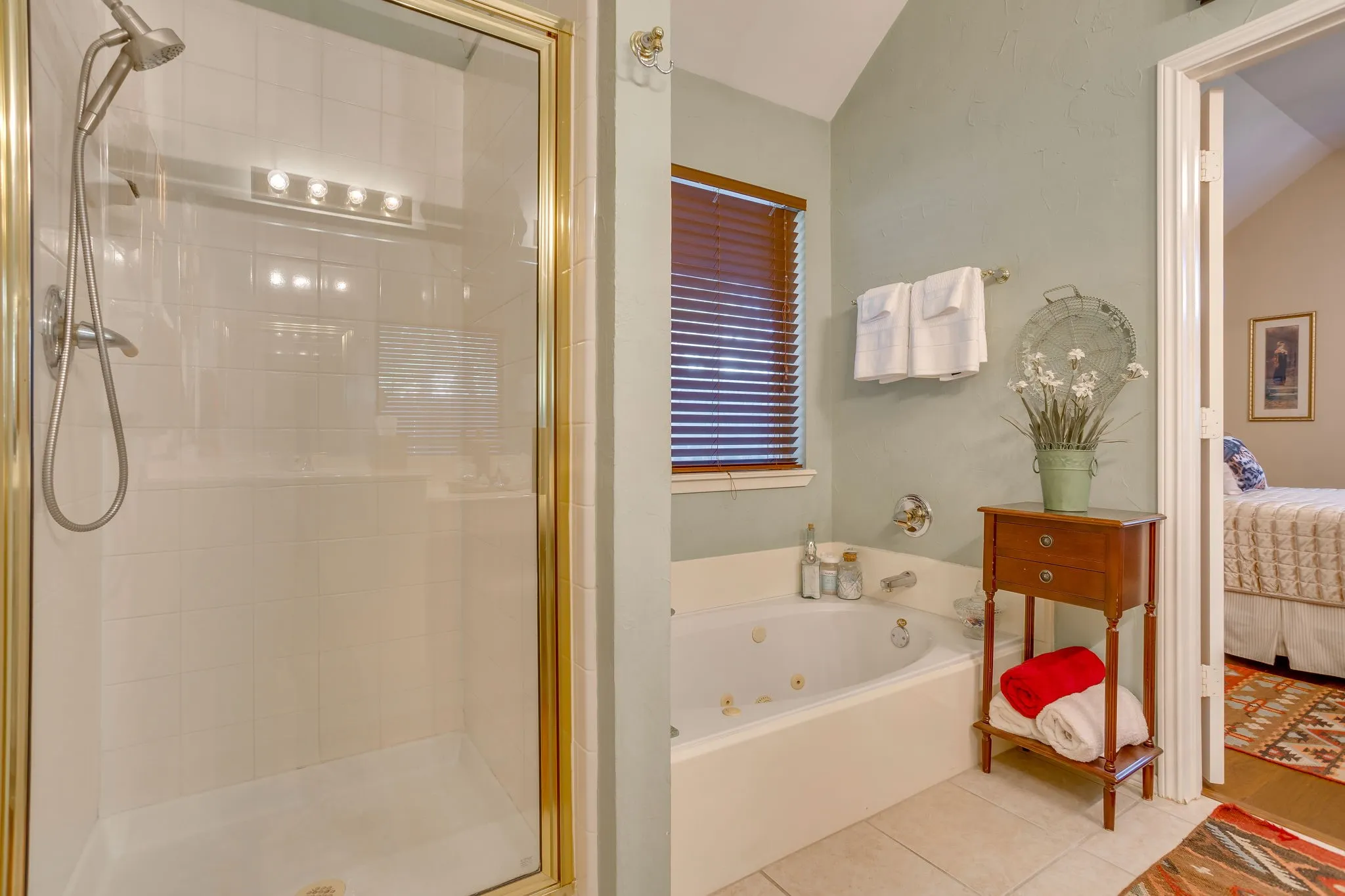 Single Family Residence For Sale in Tarrant County , 6904 Spring Valley Way, Fort Worth, Texas 76132, 3 Bedroom, 2 Bathroom, 2 Garage spaces, 1,787 Sqft, built in 1998, mls#21339358, Real Estate Agent in Fort Worth, Homes For Sale in Tarrant county, Homes For Sale in Fort Worth, Realtor in Fort Worth Texas, Real Estate Brokerage Independent Realty Texas, Luminita Cordes Realtor