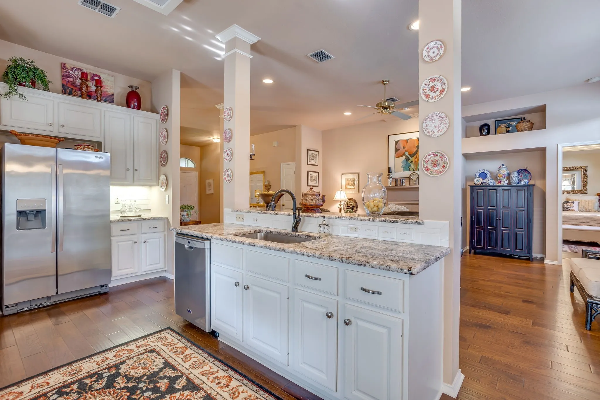 Single Family Residence For Sale in Tarrant County , 6904 Spring Valley Way, Fort Worth, Texas 76132, 3 Bedroom, 2 Bathroom, 2 Garage spaces, 1,787 Sqft, built in 1998, mls#21339358, Real Estate Agent in Fort Worth, Homes For Sale in Tarrant county, Homes For Sale in Fort Worth, Realtor in Fort Worth Texas, Real Estate Brokerage Independent Realty Texas, Luminita Cordes Realtor