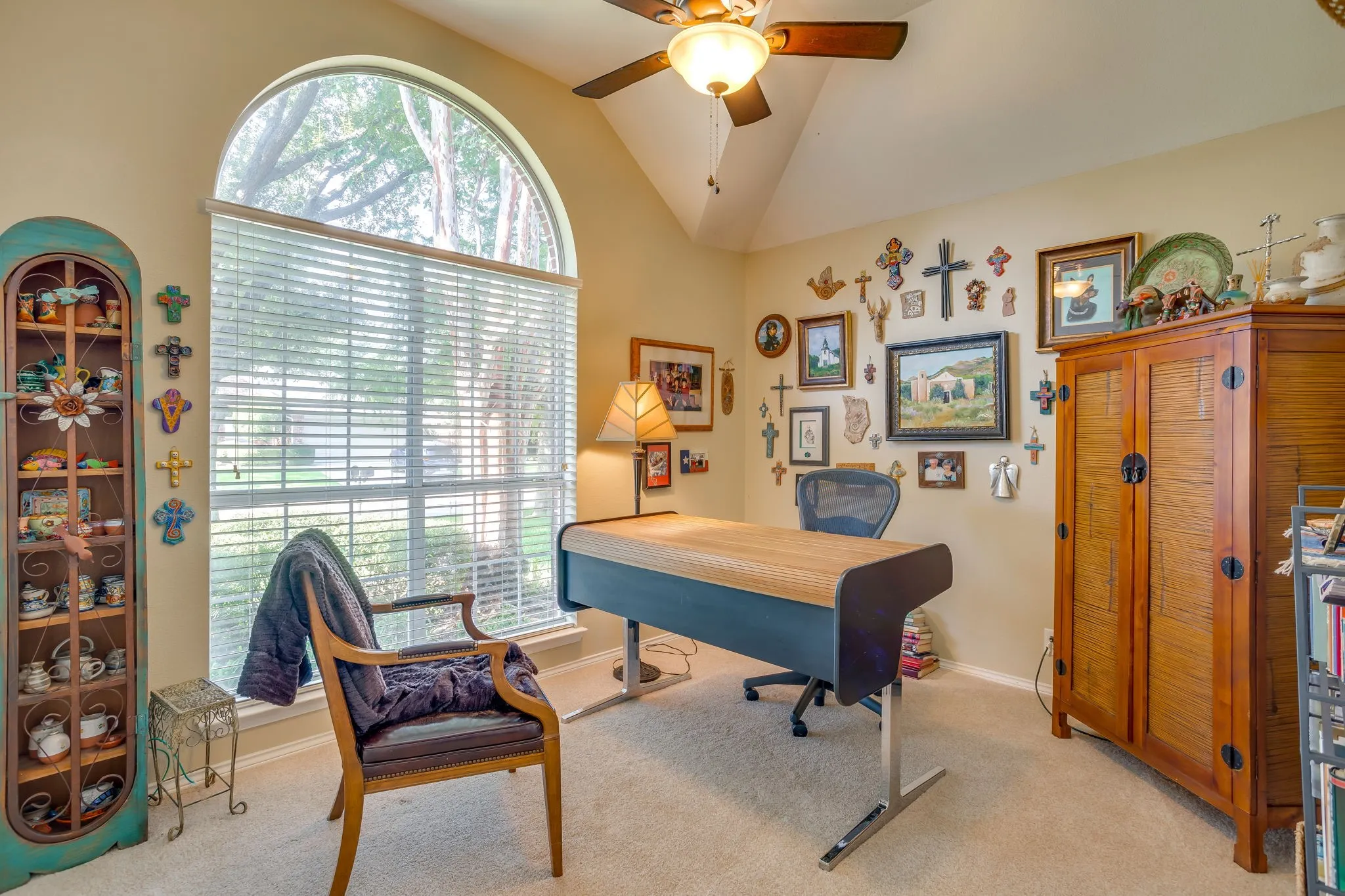 Single Family Residence For Sale in Tarrant County , 6904 Spring Valley Way, Fort Worth, Texas 76132, 3 Bedroom, 2 Bathroom, 2 Garage spaces, 1,787 Sqft, built in 1998, mls#21339358, Real Estate Agent in Fort Worth, Homes For Sale in Tarrant county, Homes For Sale in Fort Worth, Realtor in Fort Worth Texas, Real Estate Brokerage Independent Realty Texas, Luminita Cordes Realtor