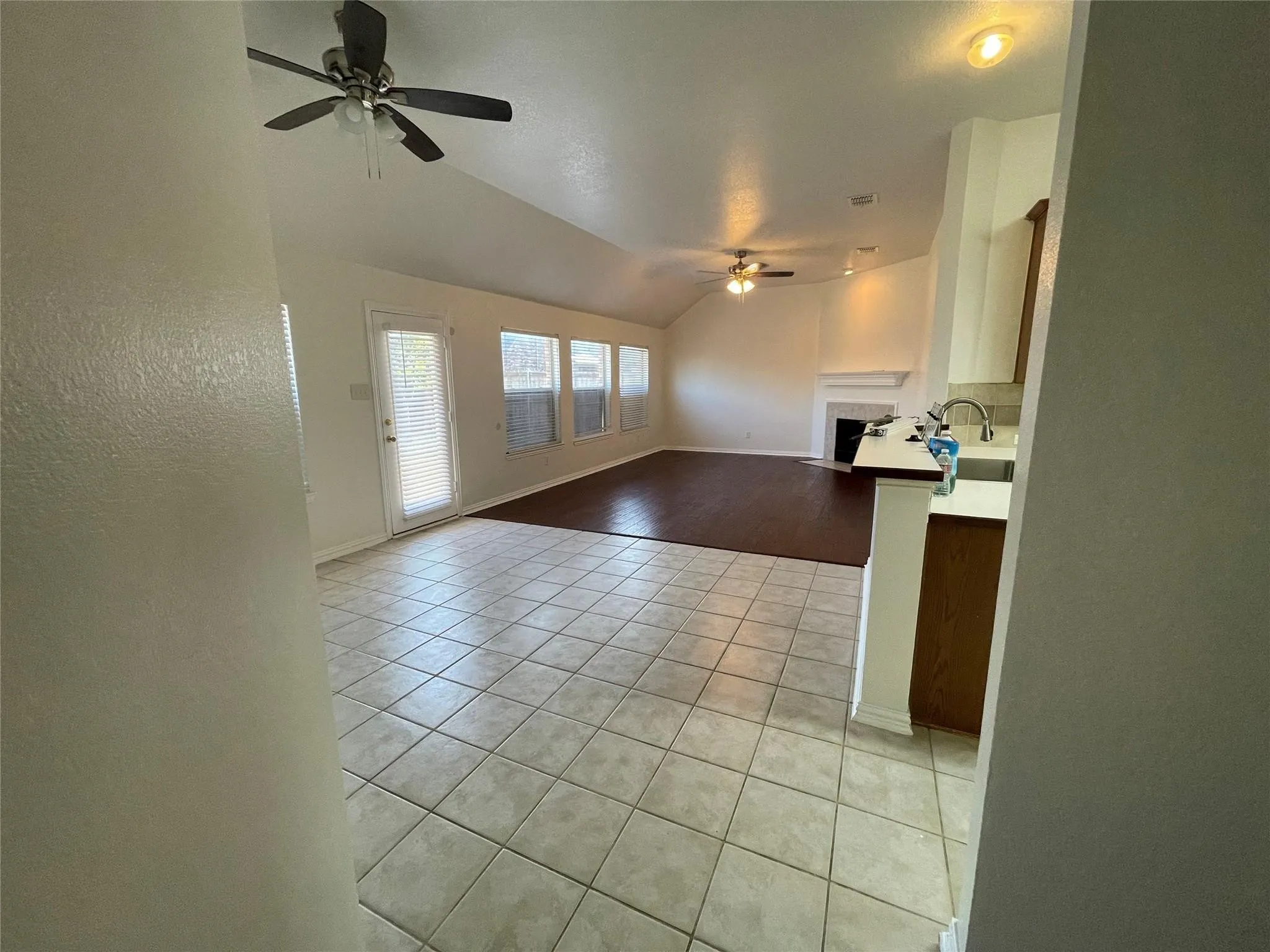 Single Family Residence For Rent in Denton County , 3046 Morning Star Drive, Little Elm, Texas 75068, 4 Bedrooms, 2 Bathrooms, 2 Garage spaces, 2,518 Sqft, built in 2006, Price $2,725, mls#21340447, Real Estate Agent in Little Elm, Homes For Rent in Denton county, Homes For Rent in Little Elm, Realtor in Little Elm Texas, Real Estate Brokerage Independent Realty Texas, Luminita Cordes Realtor