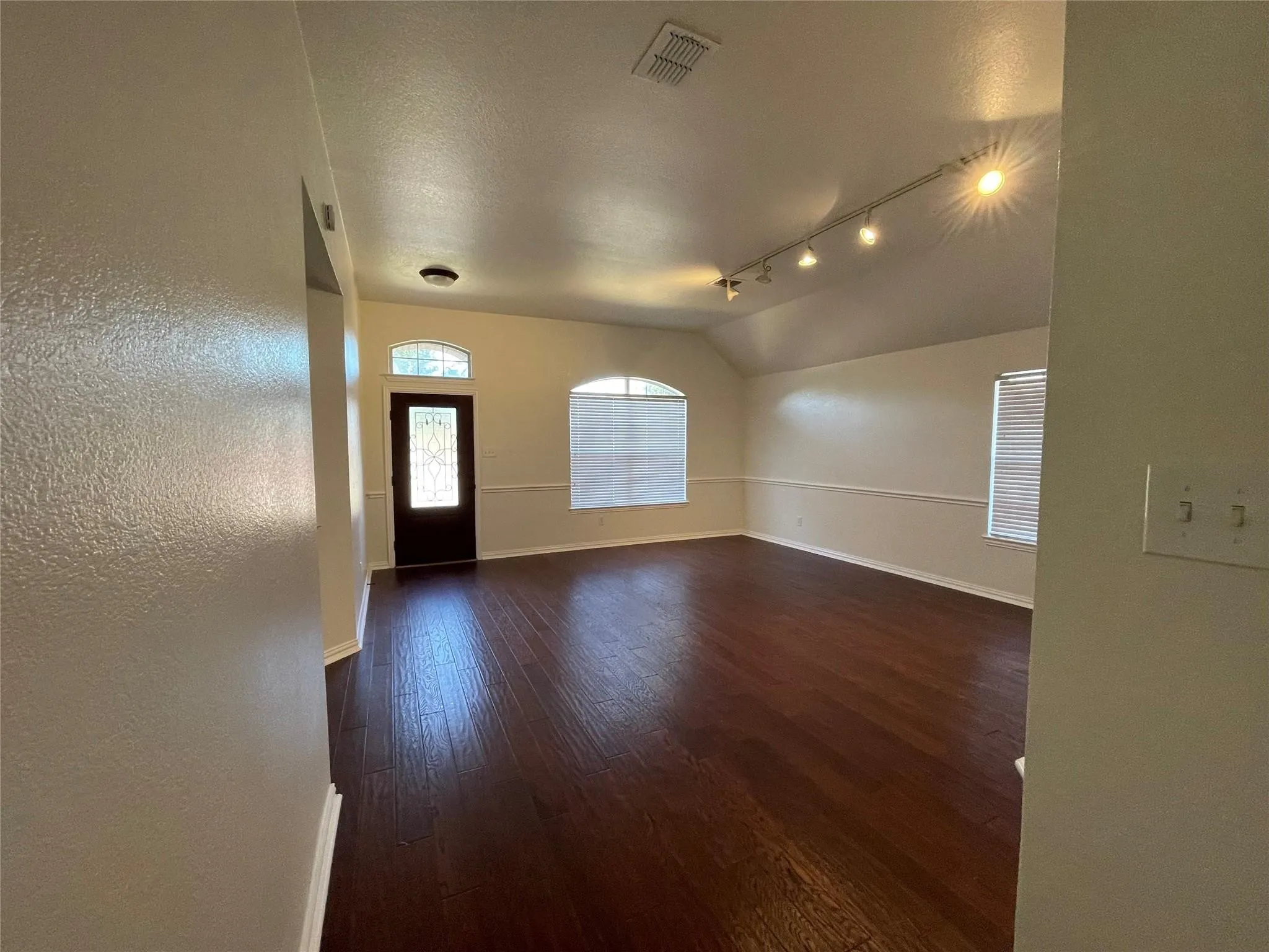 Single Family Residence For Rent in Denton County , 3046 Morning Star Drive, Little Elm, Texas 75068, 4 Bedrooms, 2 Bathrooms, 2 Garage spaces, 2,518 Sqft, built in 2006, Price $2,725, mls#21340447, Real Estate Agent in Little Elm, Homes For Rent in Denton county, Homes For Rent in Little Elm, Realtor in Little Elm Texas, Real Estate Brokerage Independent Realty Texas, Luminita Cordes Realtor