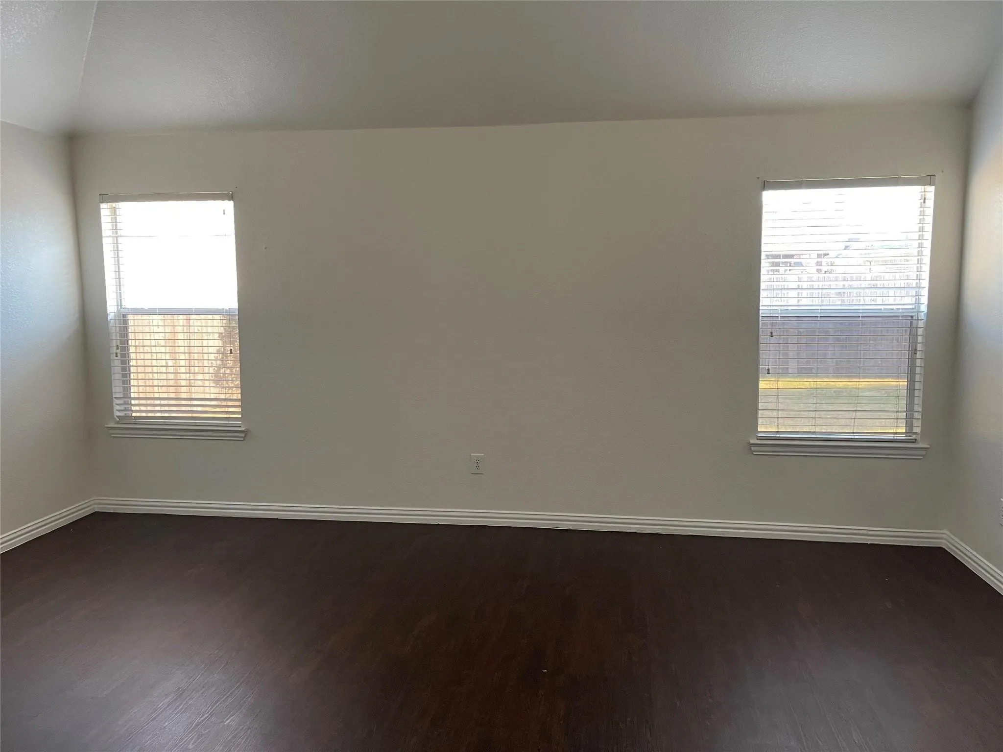 Single Family Residence For Rent in Denton County , 3046 Morning Star Drive, Little Elm, Texas 75068, 4 Bedrooms, 2 Bathrooms, 2 Garage spaces, 2,518 Sqft, built in 2006, Price $2,725, mls#21340447, Real Estate Agent in Little Elm, Homes For Rent in Denton county, Homes For Rent in Little Elm, Realtor in Little Elm Texas, Real Estate Brokerage Independent Realty Texas, Luminita Cordes Realtor
