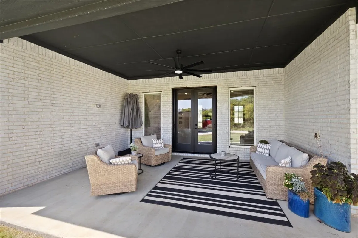 Single Family Residence For Sale in Parker County , 1028 Gatlin Circle, Springtown, Texas 76082, 3 Bedroom, 3 Bathroom, 4 Garage spaces, 2,365 Sqft, built in 2023, mls#21340443, Real Estate Agent in Springtown, Homes For Sale in Parker county, Homes For Sale in Springtown, Realtor in Springtown Texas, Real Estate Brokerage Independent Realty Texas, Luminita Cordes Realtor