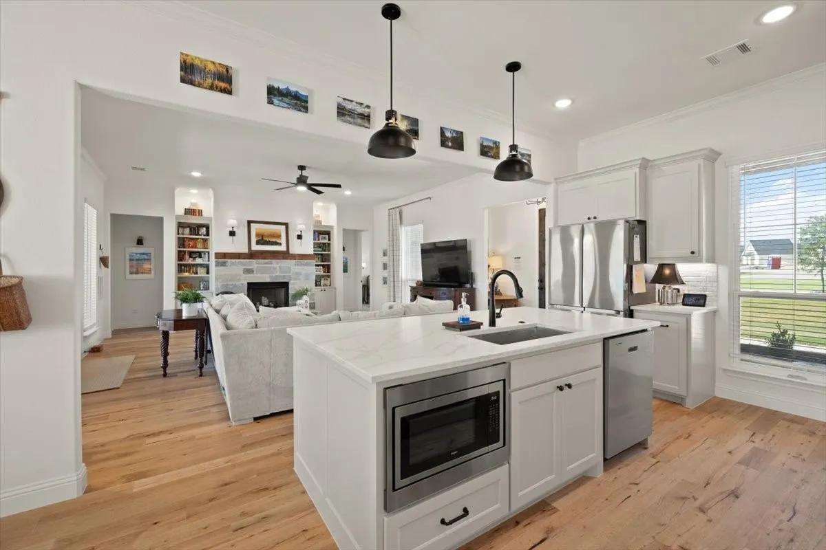 Single Family Residence For Sale in Parker County , 1028 Gatlin Circle, Springtown, Texas 76082, 3 Bedroom, 3 Bathroom, 4 Garage spaces, 2,365 Sqft, built in 2023, mls#21340443, Real Estate Agent in Springtown, Homes For Sale in Parker county, Homes For Sale in Springtown, Realtor in Springtown Texas, Real Estate Brokerage Independent Realty Texas, Luminita Cordes Realtor