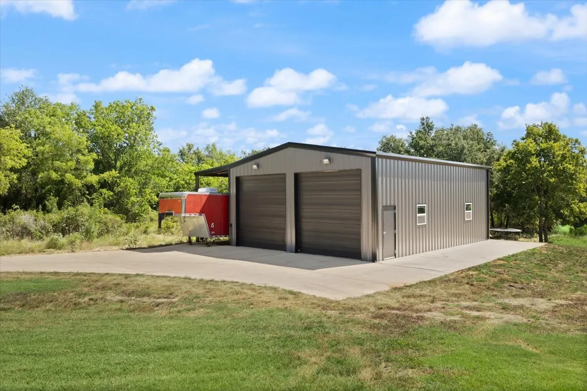 Single Family Residence For Sale in Parker County , 1028 Gatlin Circle, Springtown, Texas 76082, 3 Bedroom, 3 Bathroom, 4 Garage spaces, 2,365 Sqft, built in 2023, mls#21340443, Real Estate Agent in Springtown, Homes For Sale in Parker county, Homes For Sale in Springtown, Realtor in Springtown Texas, Real Estate Brokerage Independent Realty Texas, Luminita Cordes Realtor
