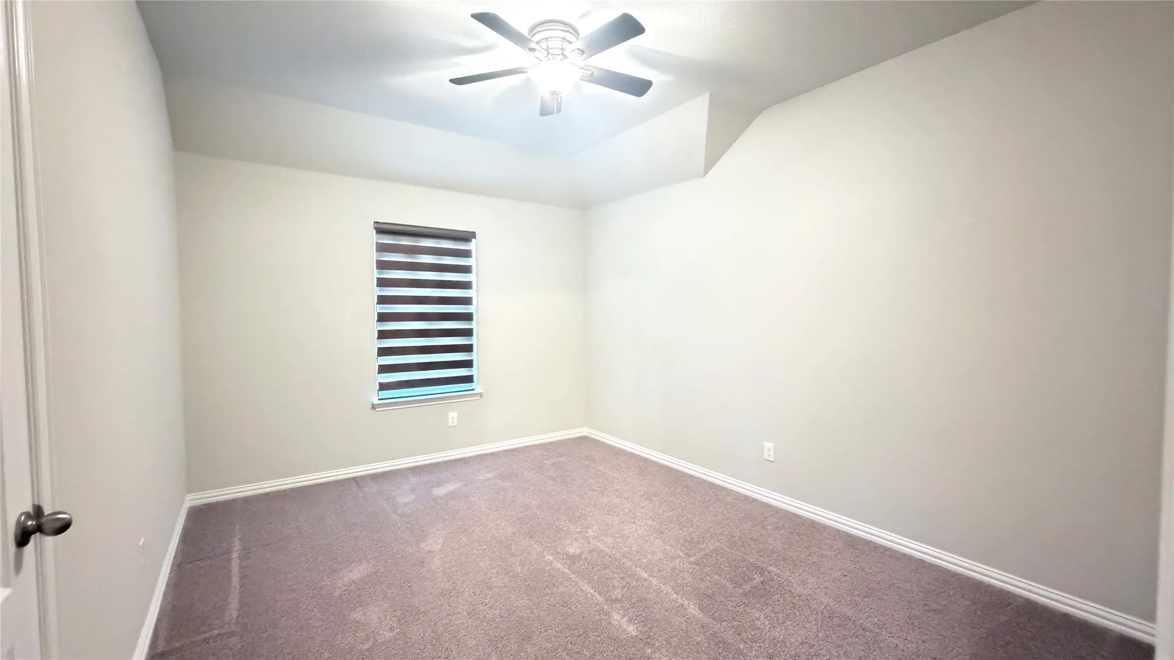 Single Family Residence For Sale in Denton County , 2808 Bird Creek Court, Little Elm, Texas 75068, 4 Bedroom, 3 Bathroom, 2 Garage spaces, 2,691 Sqft, built in 2017, mls#21339041, Real Estate Agent in Little Elm, Homes For Sale in Denton county, Homes For Sale in Little Elm, Realtor in Little Elm Texas, Real Estate Brokerage Independent Realty Texas, Luminita Cordes Realtor