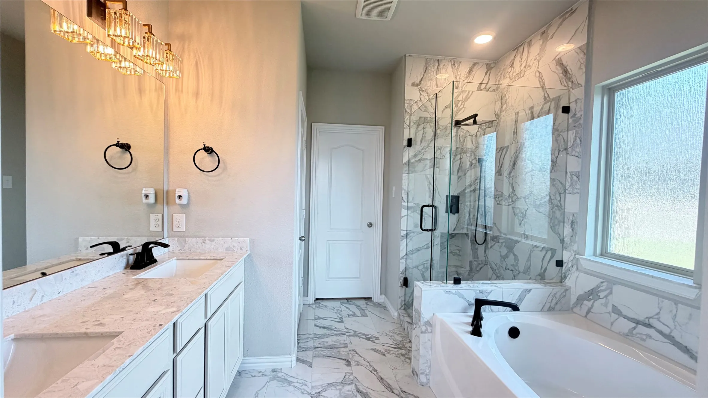 Single Family Residence For Sale in Denton County , 2808 Bird Creek Court, Little Elm, Texas 75068, 4 Bedroom, 3 Bathroom, 2 Garage spaces, 2,691 Sqft, built in 2017, mls#21339041, Real Estate Agent in Little Elm, Homes For Sale in Denton county, Homes For Sale in Little Elm, Realtor in Little Elm Texas, Real Estate Brokerage Independent Realty Texas, Luminita Cordes Realtor