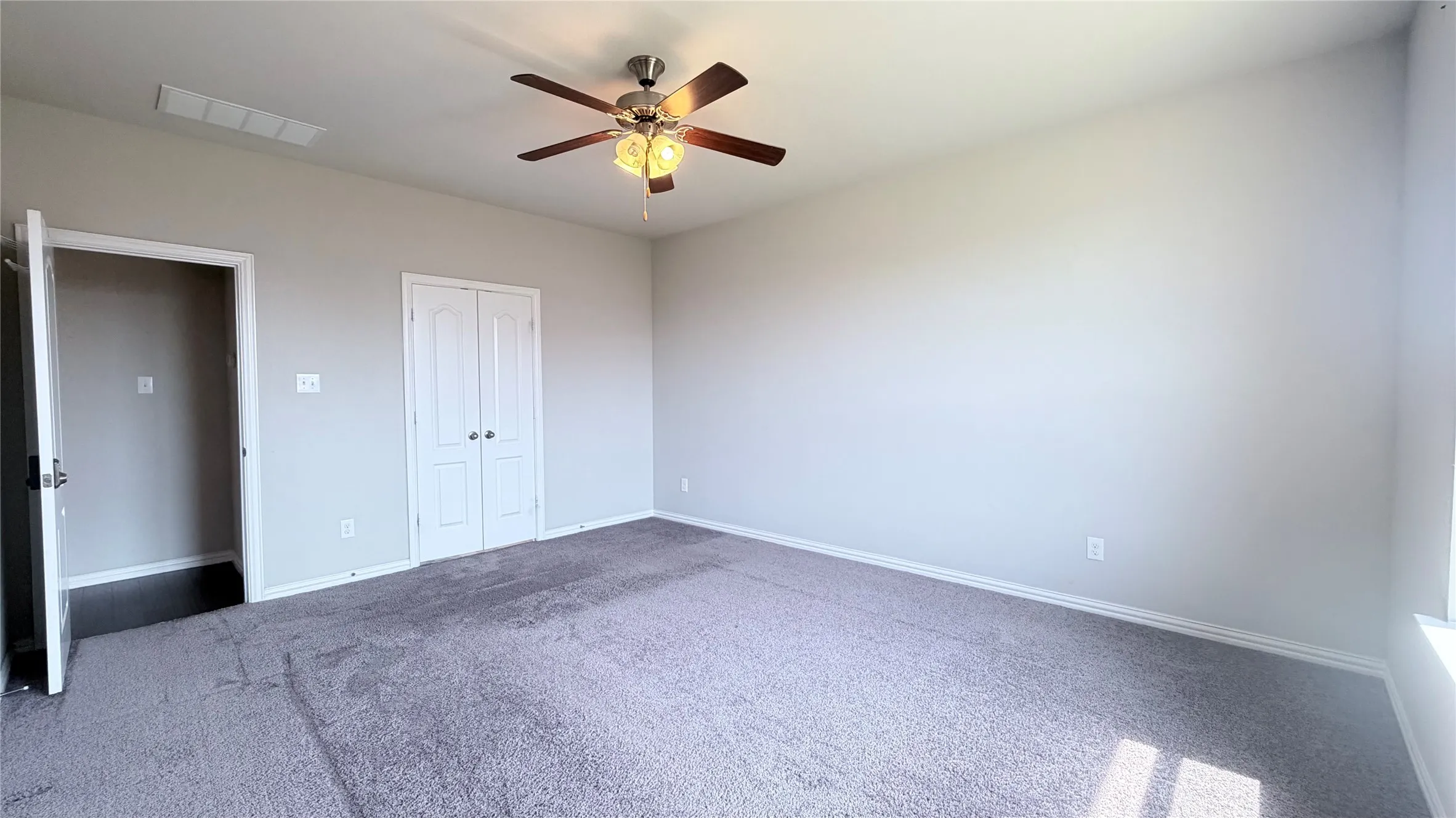 Single Family Residence For Sale in Denton County , 2808 Bird Creek Court, Little Elm, Texas 75068, 4 Bedroom, 3 Bathroom, 2 Garage spaces, 2,691 Sqft, built in 2017, mls#21339041, Real Estate Agent in Little Elm, Homes For Sale in Denton county, Homes For Sale in Little Elm, Realtor in Little Elm Texas, Real Estate Brokerage Independent Realty Texas, Luminita Cordes Realtor