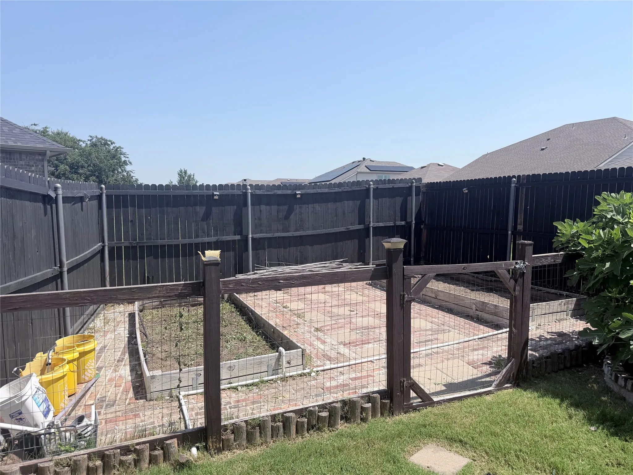 Single Family Residence For Sale in Denton County , 2808 Bird Creek Court, Little Elm, Texas 75068, 4 Bedroom, 3 Bathroom, 2 Garage spaces, 2,691 Sqft, built in 2017, mls#21339041, Real Estate Agent in Little Elm, Homes For Sale in Denton county, Homes For Sale in Little Elm, Realtor in Little Elm Texas, Real Estate Brokerage Independent Realty Texas, Luminita Cordes Realtor