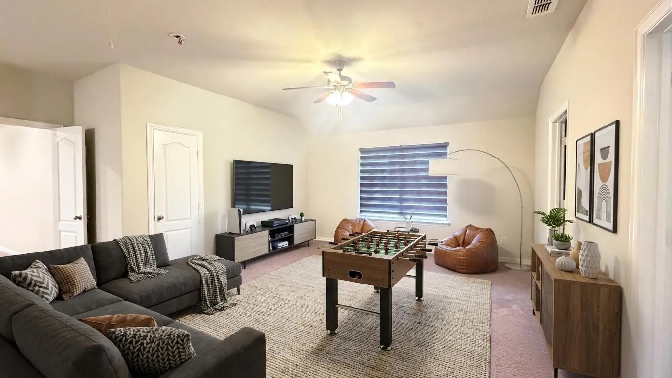Single Family Residence For Sale in Denton County , 2808 Bird Creek Court, Little Elm, Texas 75068, 4 Bedroom, 3 Bathroom, 2 Garage spaces, 2,691 Sqft, built in 2017, mls#21339041, Real Estate Agent in Little Elm, Homes For Sale in Denton county, Homes For Sale in Little Elm, Realtor in Little Elm Texas, Real Estate Brokerage Independent Realty Texas, Luminita Cordes Realtor