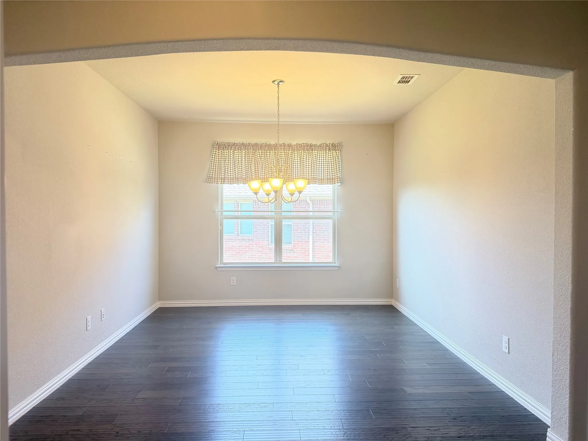 Single Family Residence For Sale in Denton County , 2808 Bird Creek Court, Little Elm, Texas 75068, 4 Bedroom, 3 Bathroom, 2 Garage spaces, 2,691 Sqft, built in 2017, mls#21339041, Real Estate Agent in Little Elm, Homes For Sale in Denton county, Homes For Sale in Little Elm, Realtor in Little Elm Texas, Real Estate Brokerage Independent Realty Texas, Luminita Cordes Realtor