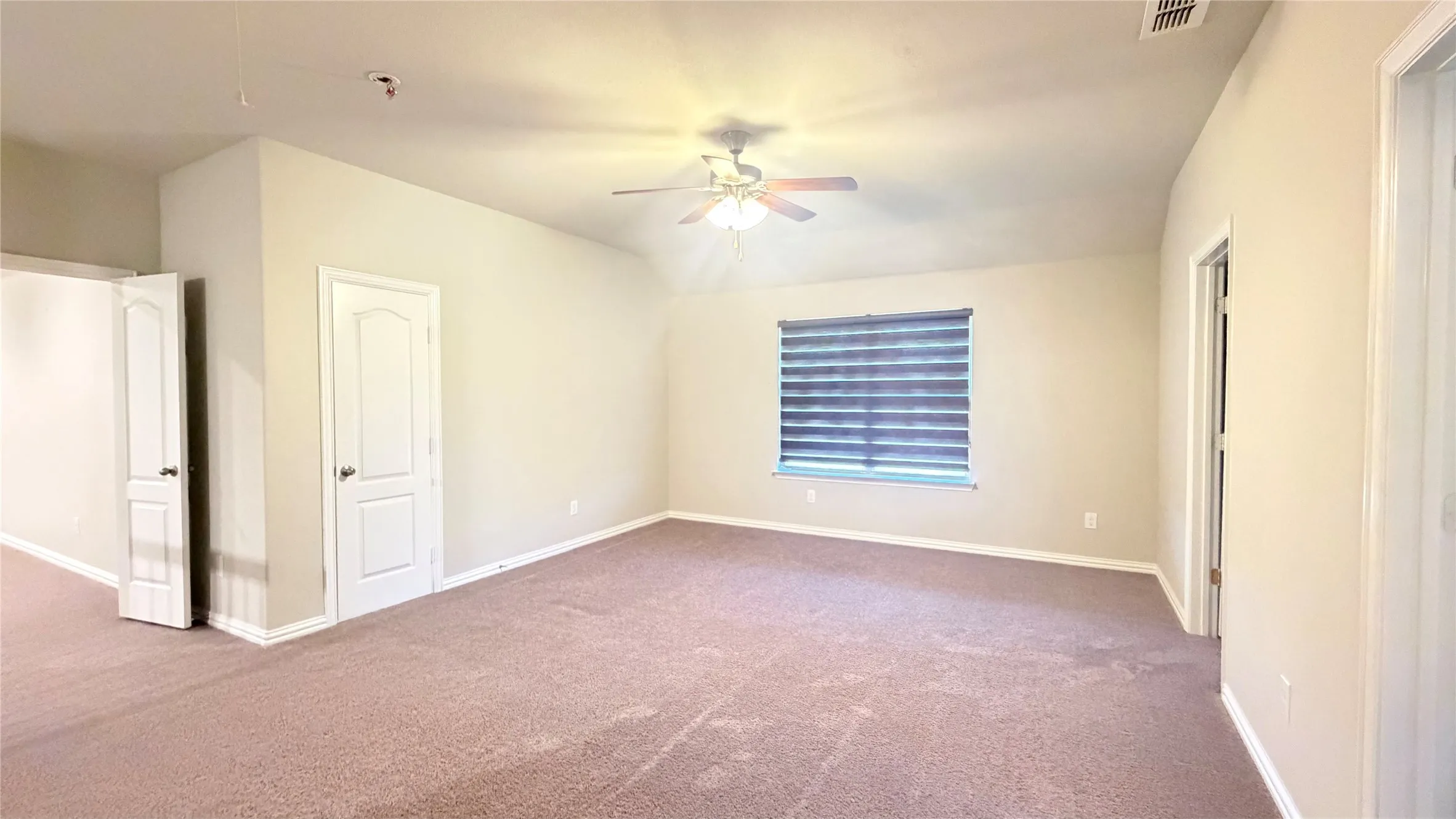 Single Family Residence For Sale in Denton County , 2808 Bird Creek Court, Little Elm, Texas 75068, 4 Bedroom, 3 Bathroom, 2 Garage spaces, 2,691 Sqft, built in 2017, mls#21339041, Real Estate Agent in Little Elm, Homes For Sale in Denton county, Homes For Sale in Little Elm, Realtor in Little Elm Texas, Real Estate Brokerage Independent Realty Texas, Luminita Cordes Realtor