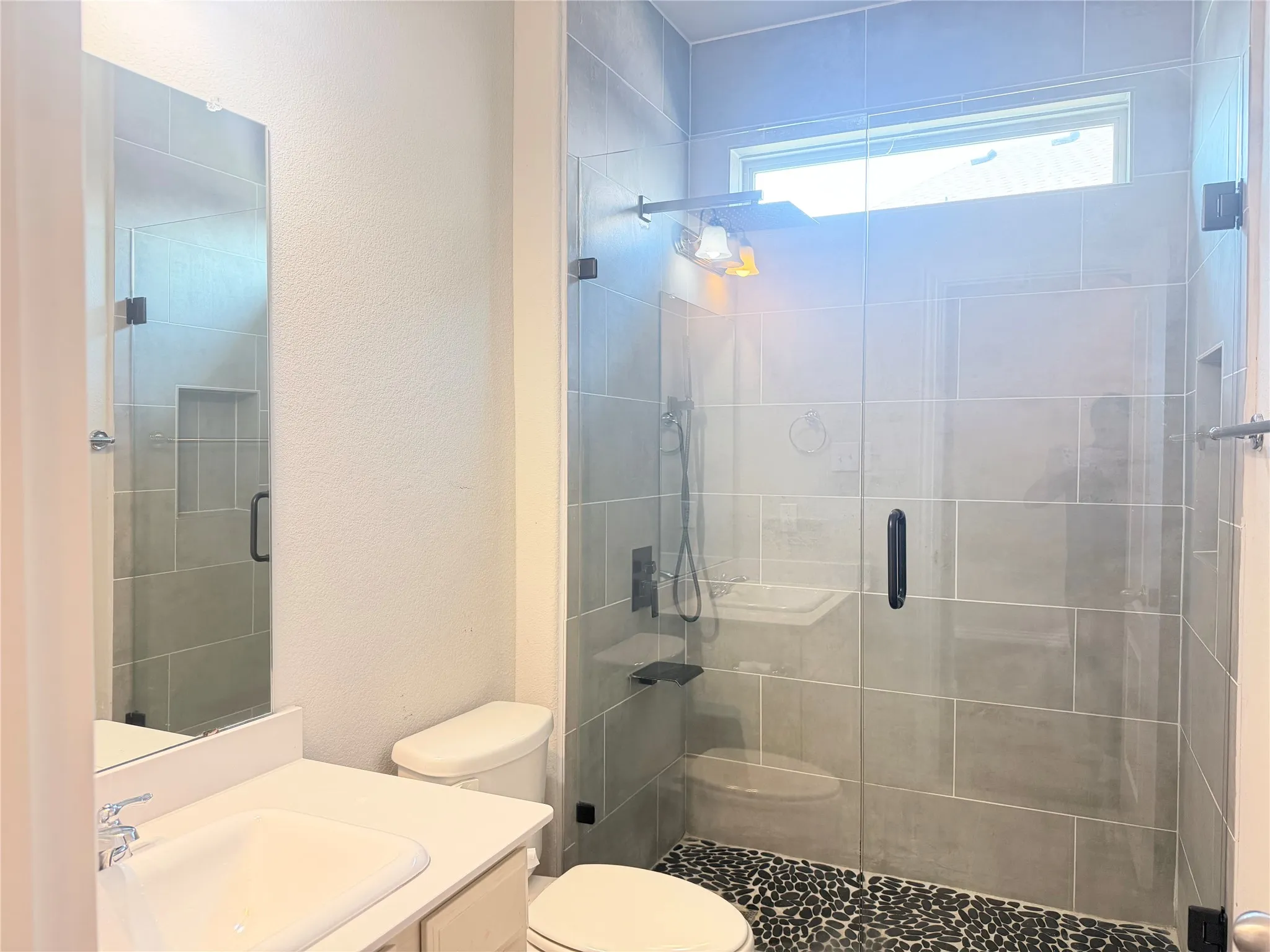 Single Family Residence For Sale in Denton County , 2808 Bird Creek Court, Little Elm, Texas 75068, 4 Bedroom, 3 Bathroom, 2 Garage spaces, 2,691 Sqft, built in 2017, mls#21339041, Real Estate Agent in Little Elm, Homes For Sale in Denton county, Homes For Sale in Little Elm, Realtor in Little Elm Texas, Real Estate Brokerage Independent Realty Texas, Luminita Cordes Realtor
