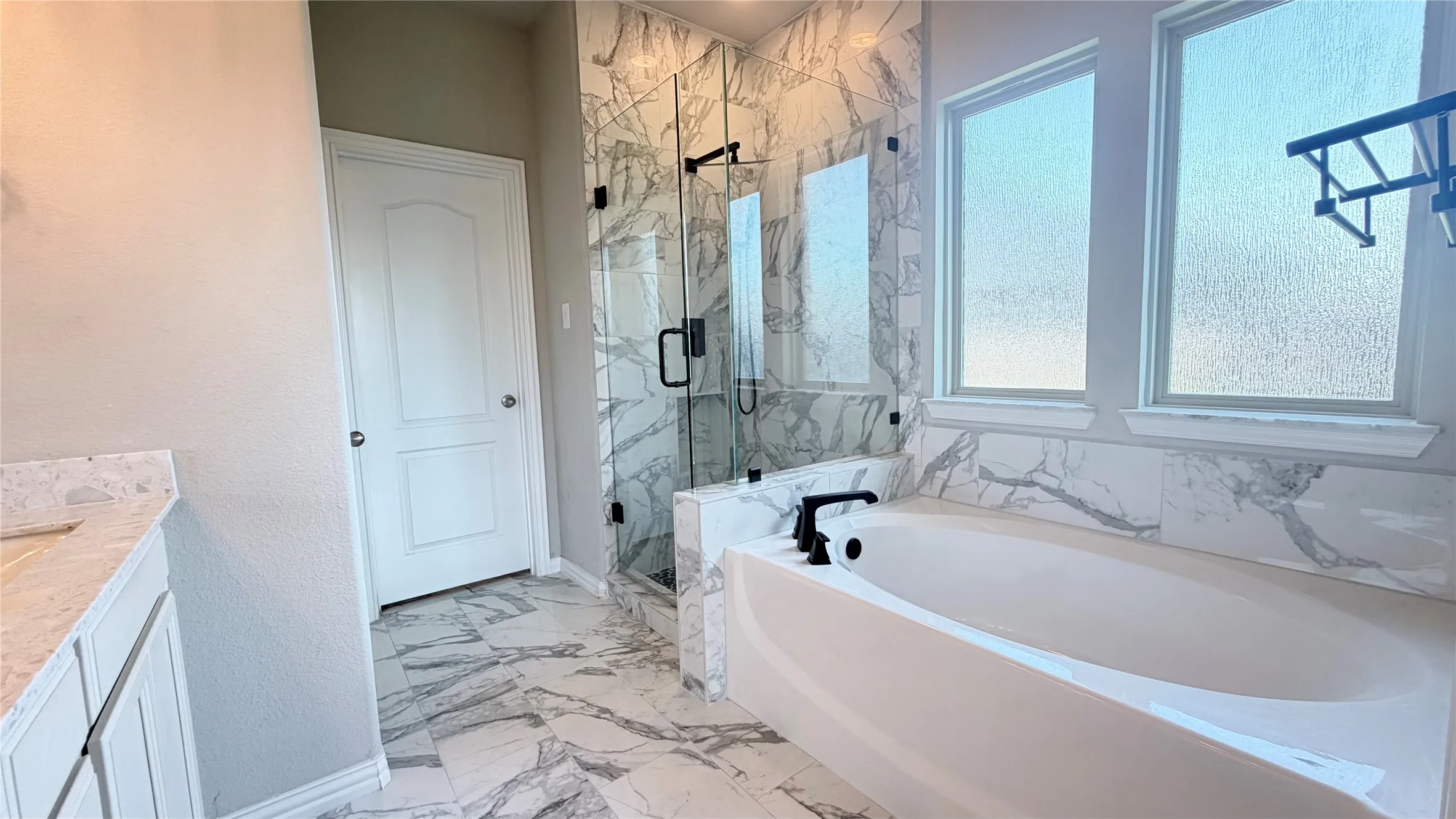 Single Family Residence For Sale in Denton County , 2808 Bird Creek Court, Little Elm, Texas 75068, 4 Bedroom, 3 Bathroom, 2 Garage spaces, 2,691 Sqft, built in 2017, mls#21339041, Real Estate Agent in Little Elm, Homes For Sale in Denton county, Homes For Sale in Little Elm, Realtor in Little Elm Texas, Real Estate Brokerage Independent Realty Texas, Luminita Cordes Realtor