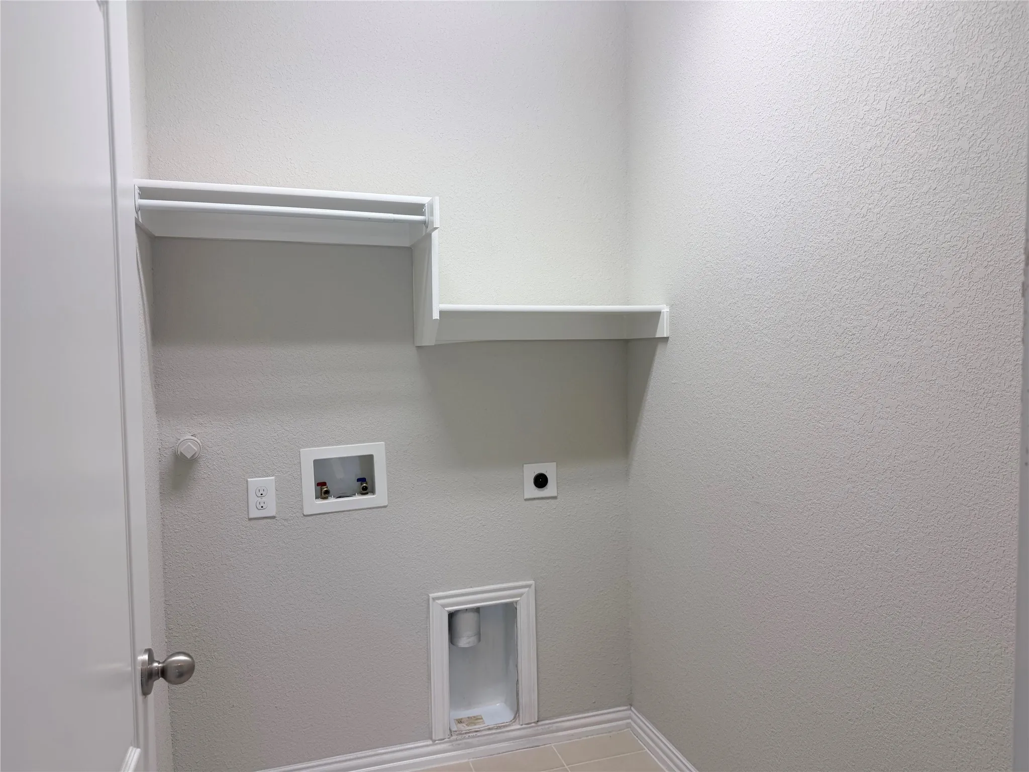 Single Family Residence For Sale in Denton County , 2808 Bird Creek Court, Little Elm, Texas 75068, 4 Bedroom, 3 Bathroom, 2 Garage spaces, 2,691 Sqft, built in 2017, mls#21339041, Real Estate Agent in Little Elm, Homes For Sale in Denton county, Homes For Sale in Little Elm, Realtor in Little Elm Texas, Real Estate Brokerage Independent Realty Texas, Luminita Cordes Realtor