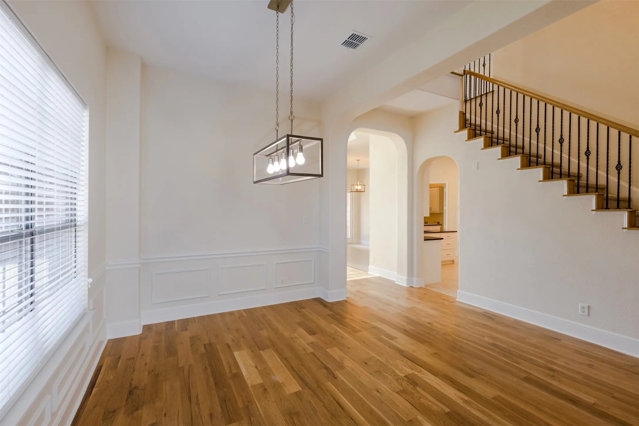 Single Family Residence For Rent in Denton County , 4112 Barona Drive, Carrollton, Texas 75010, 4 Bedroom, 4 Bathroom, 2 Garage spaces, 4,012 Sqft, built in 2009, mls#21340249, Real Estate Agent in Carrollton, Homes For Rent in Denton county, Homes For Rent in Carrollton, Realtor in Carrollton Texas, Real Estate Brokerage Independent Realty Texas, Luminita Cordes Realtor