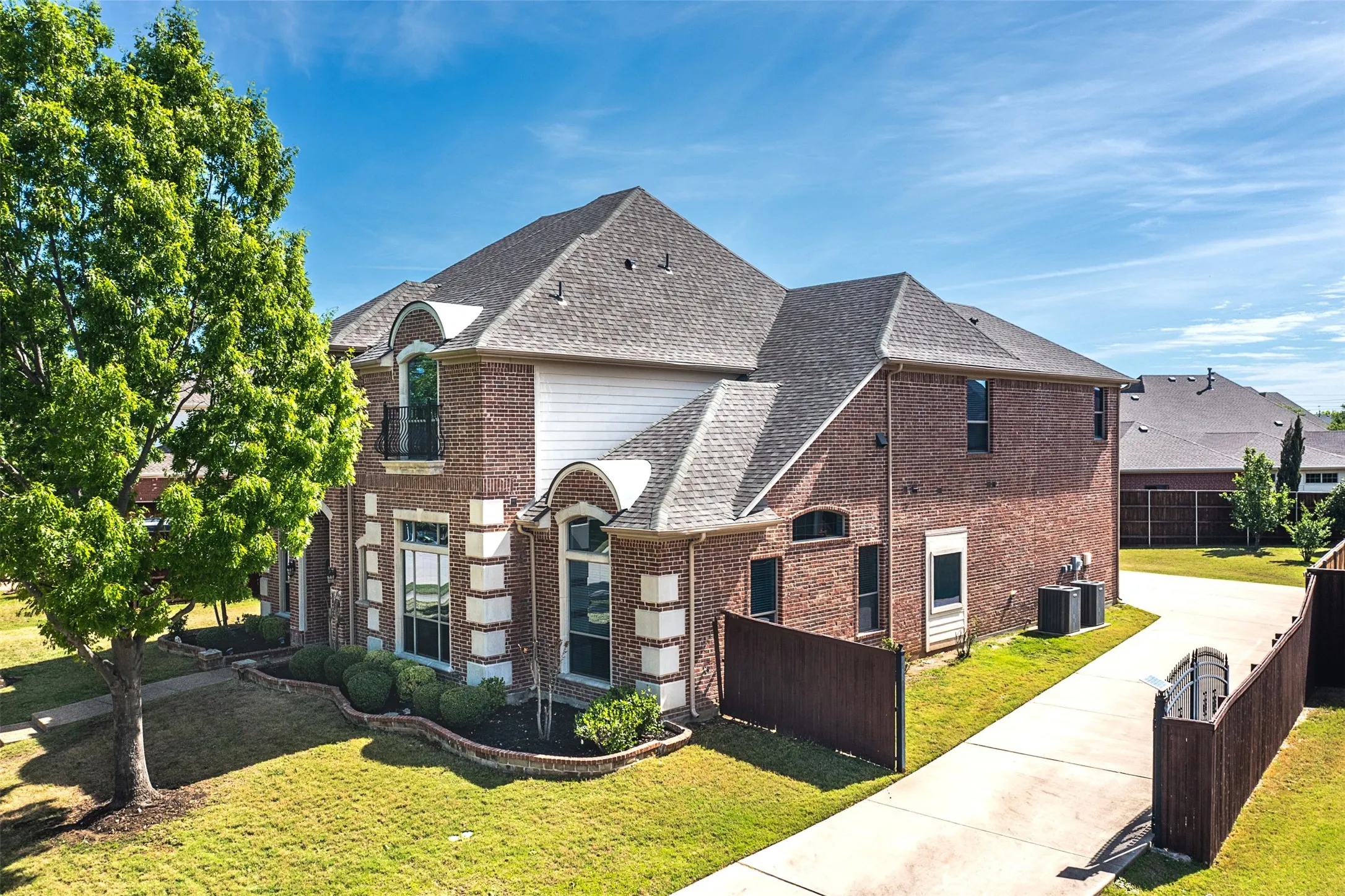 Single Family Residence For Rent in Denton County , 4112 Barona Drive, Carrollton, Texas 75010, 4 Bedroom, 4 Bathroom, 2 Garage spaces, 4,012 Sqft, built in 2009, mls#21340249, Real Estate Agent in Carrollton, Homes For Rent in Denton county, Homes For Rent in Carrollton, Realtor in Carrollton Texas, Real Estate Brokerage Independent Realty Texas, Luminita Cordes Realtor
