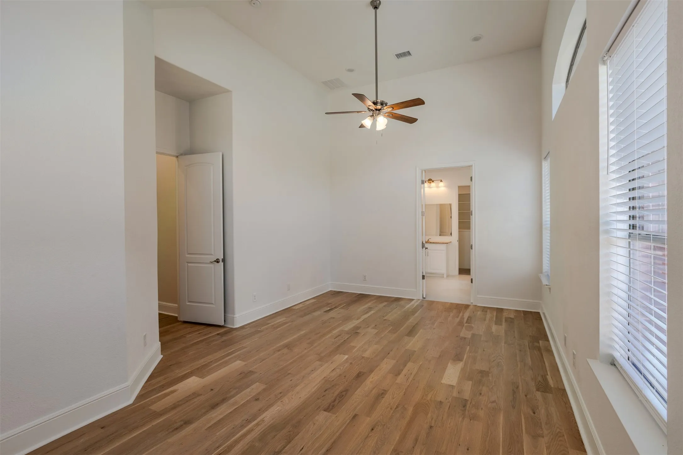 Single Family Residence For Rent in Denton County , 4112 Barona Drive, Carrollton, Texas 75010, 4 Bedroom, 4 Bathroom, 2 Garage spaces, 4,012 Sqft, built in 2009, mls#21340249, Real Estate Agent in Carrollton, Homes For Rent in Denton county, Homes For Rent in Carrollton, Realtor in Carrollton Texas, Real Estate Brokerage Independent Realty Texas, Luminita Cordes Realtor