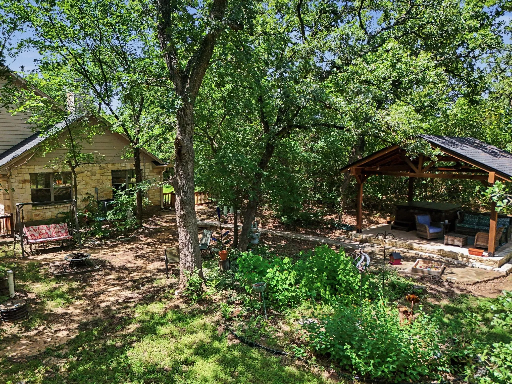 Single Family Residence For Sale in Tarrant County , 126 Willow Creek Circle, Mansfield, Texas 76063, 4 Bedroom, 3 Bathroom, 2 Garage spaces, 2,613 Sqft, built in 2004, mls#21339536, Real Estate Agent in Mansfield, Homes For Sale in Tarrant county, Homes For Sale in Mansfield, Realtor in Mansfield Texas, Real Estate Brokerage Independent Realty Texas, Luminita Cordes Realtor