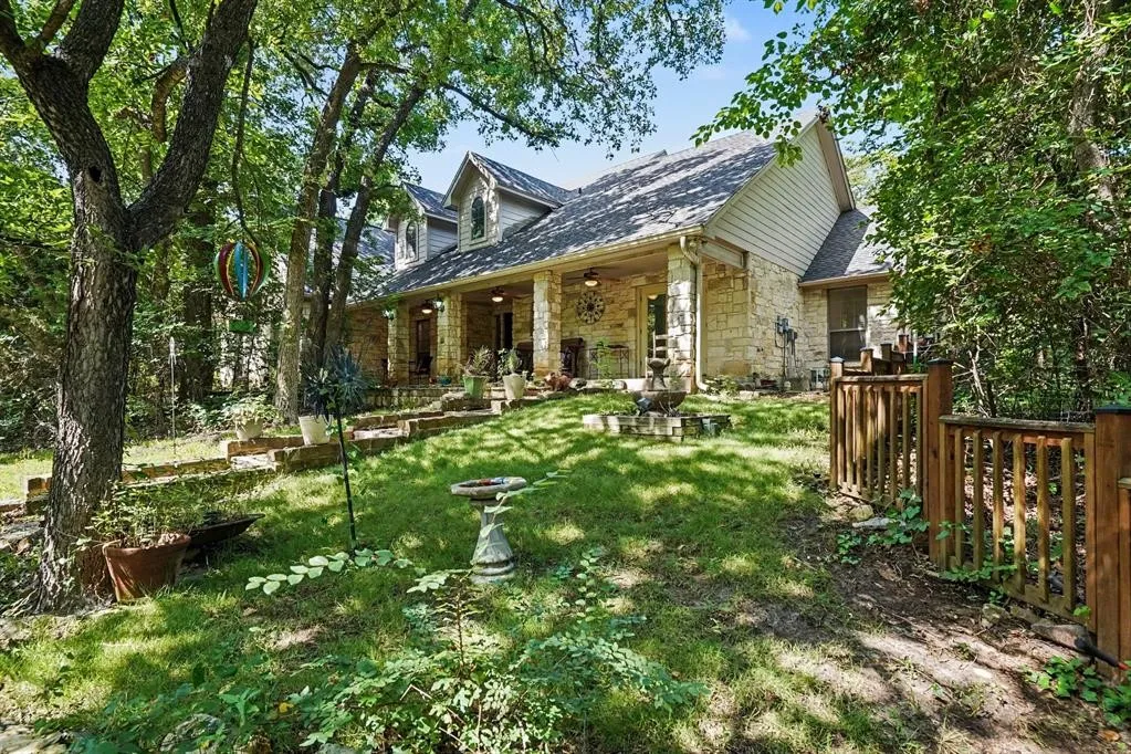 Single Family Residence For Sale in Tarrant County , 126 Willow Creek Circle, Mansfield, Texas 76063, 4 Bedroom, 3 Bathroom, 2 Garage spaces, 2,613 Sqft, built in 2004, mls#21339536, Real Estate Agent in Mansfield, Homes For Sale in Tarrant county, Homes For Sale in Mansfield, Realtor in Mansfield Texas, Real Estate Brokerage Independent Realty Texas, Luminita Cordes Realtor