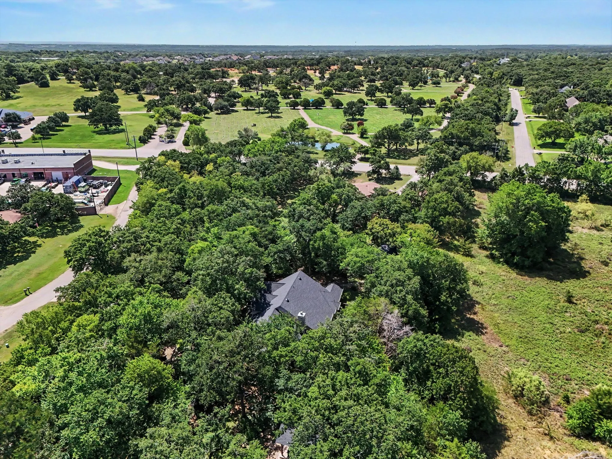 Single Family Residence For Sale in Tarrant County , 126 Willow Creek Circle, Mansfield, Texas 76063, 4 Bedroom, 3 Bathroom, 2 Garage spaces, 2,613 Sqft, built in 2004, mls#21339536, Real Estate Agent in Mansfield, Homes For Sale in Tarrant county, Homes For Sale in Mansfield, Realtor in Mansfield Texas, Real Estate Brokerage Independent Realty Texas, Luminita Cordes Realtor