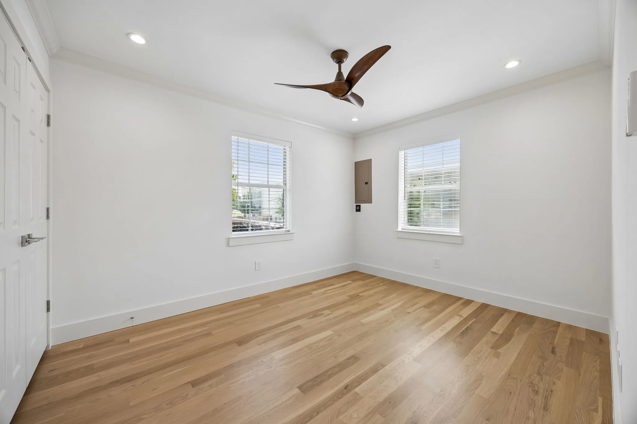 Condominium For Sale in Dallas County , 4729 Bradford Drive 4729A, Dallas, Texas 75219, 2 Bedroom, 2 Bathroom, Garage spaces, 1,010 Sqft, built in 1955, mls#21340200, Real Estate Agent in Dallas, Homes For Sale in Dallas county, Homes For Sale in Dallas, Realtor in Dallas Texas, Real Estate Brokerage Independent Realty Texas, Luminita Cordes Realtor