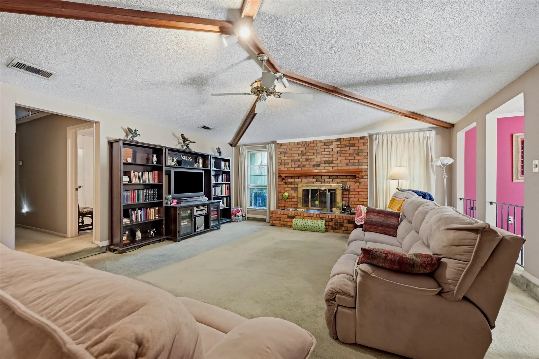 Single Family Residence For Sale in Dallas County , 4115 Greenway Drive, Garland, Texas 75041, 3 Bedrooms, 2 Bathrooms, 2 Garage spaces, 2,030 Sqft, built in 1974, Price $240,000, mls#21340425, Real Estate Agent in Garland, Homes For Sale in Dallas county, Homes For Sale in Garland, Realtor in Garland Texas, Real Estate Brokerage Independent Realty Texas, Luminita Cordes Realtor