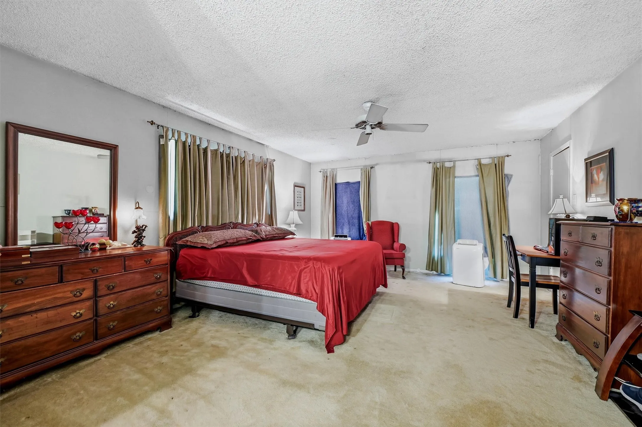 Single Family Residence For Sale in Dallas County , 4115 Greenway Drive, Garland, Texas 75041, 3 Bedrooms, 2 Bathrooms, 2 Garage spaces, 2,030 Sqft, built in 1974, Price $240,000, mls#21340425, Real Estate Agent in Garland, Homes For Sale in Dallas county, Homes For Sale in Garland, Realtor in Garland Texas, Real Estate Brokerage Independent Realty Texas, Luminita Cordes Realtor