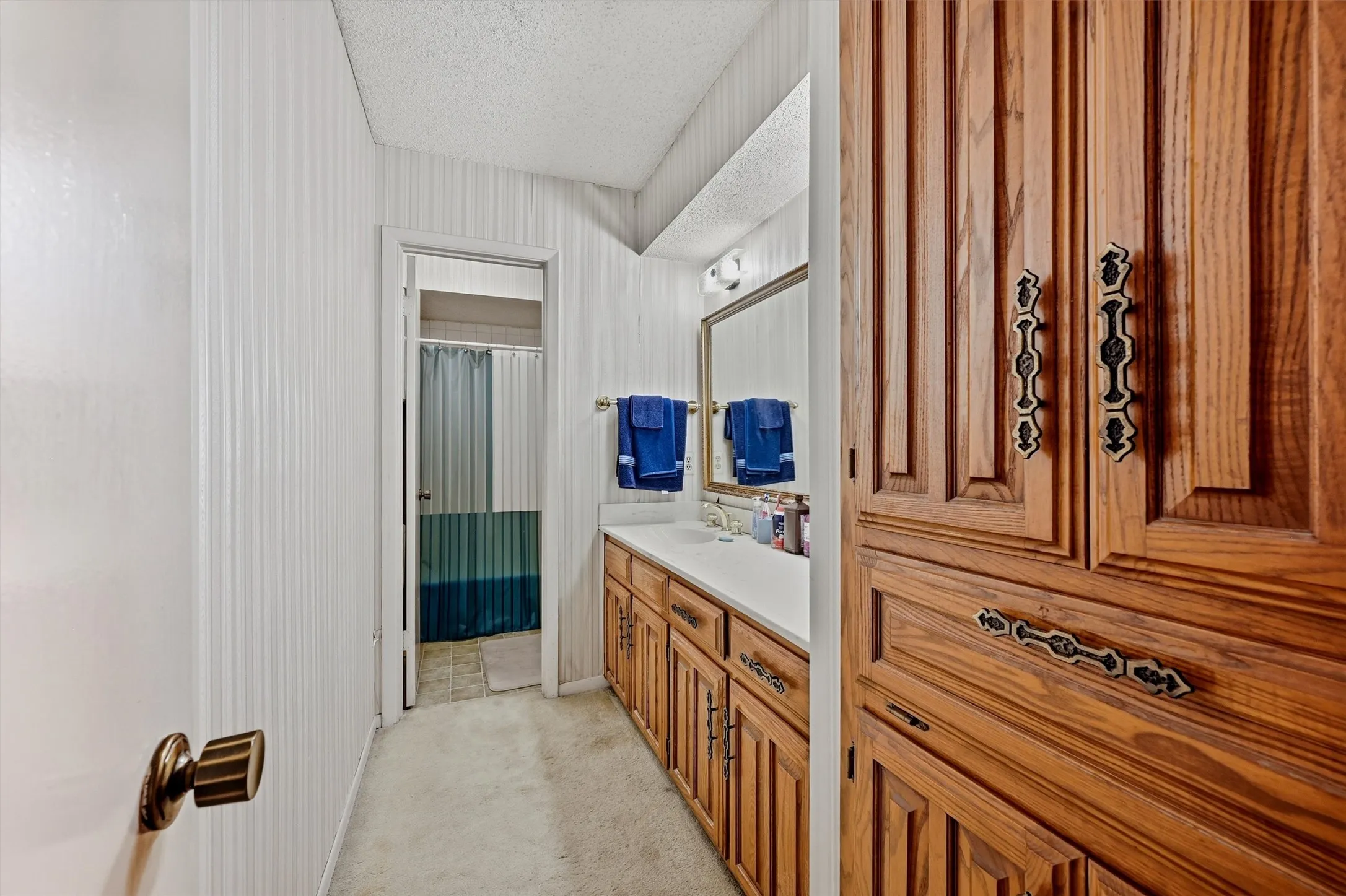 Single Family Residence For Sale in Dallas County , 4115 Greenway Drive, Garland, Texas 75041, 3 Bedrooms, 2 Bathrooms, 2 Garage spaces, 2,030 Sqft, built in 1974, Price $240,000, mls#21340425, Real Estate Agent in Garland, Homes For Sale in Dallas county, Homes For Sale in Garland, Realtor in Garland Texas, Real Estate Brokerage Independent Realty Texas, Luminita Cordes Realtor