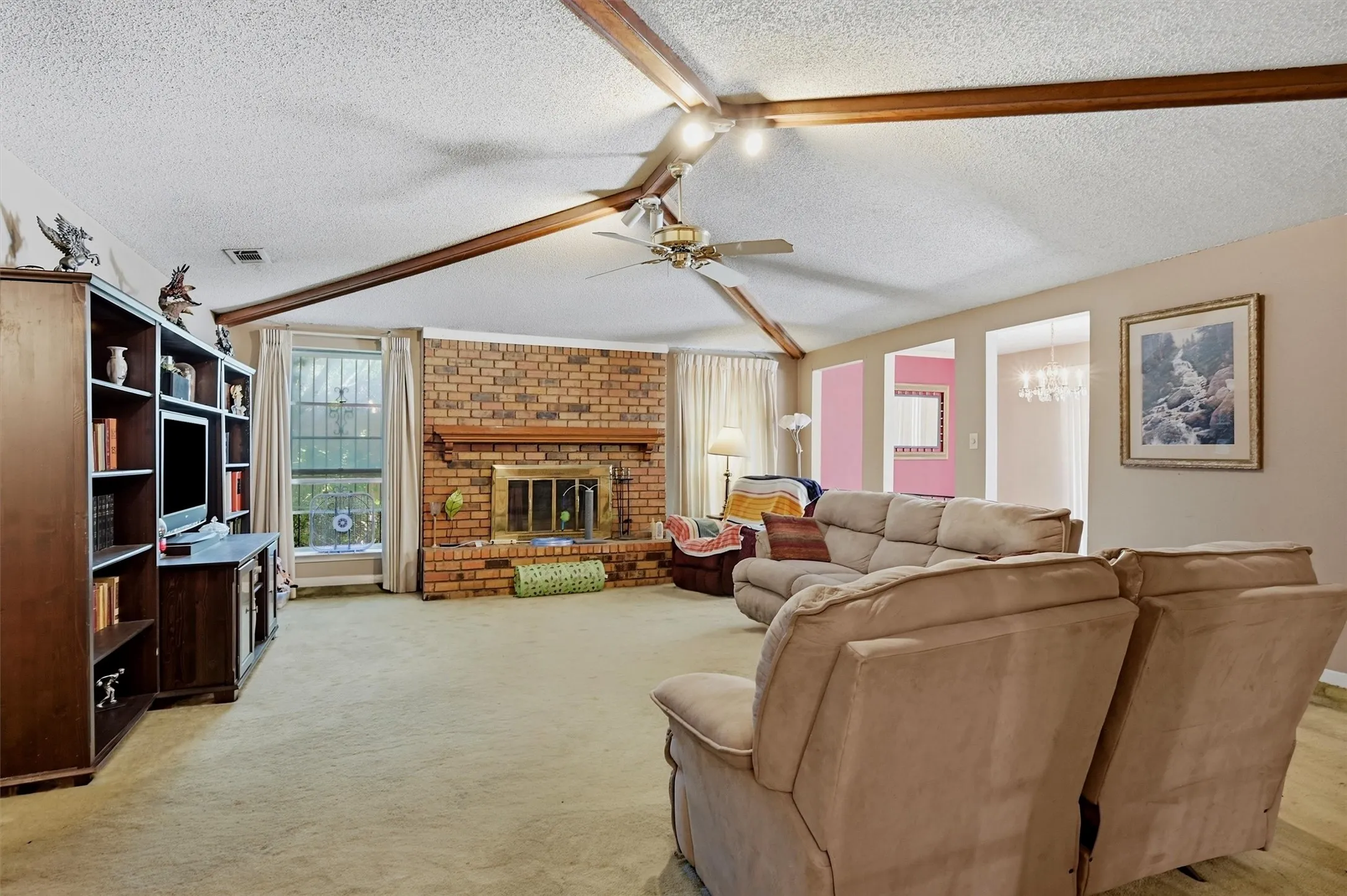 Single Family Residence For Sale in Dallas County , 4115 Greenway Drive, Garland, Texas 75041, 3 Bedrooms, 2 Bathrooms, 2 Garage spaces, 2,030 Sqft, built in 1974, Price $240,000, mls#21340425, Real Estate Agent in Garland, Homes For Sale in Dallas county, Homes For Sale in Garland, Realtor in Garland Texas, Real Estate Brokerage Independent Realty Texas, Luminita Cordes Realtor