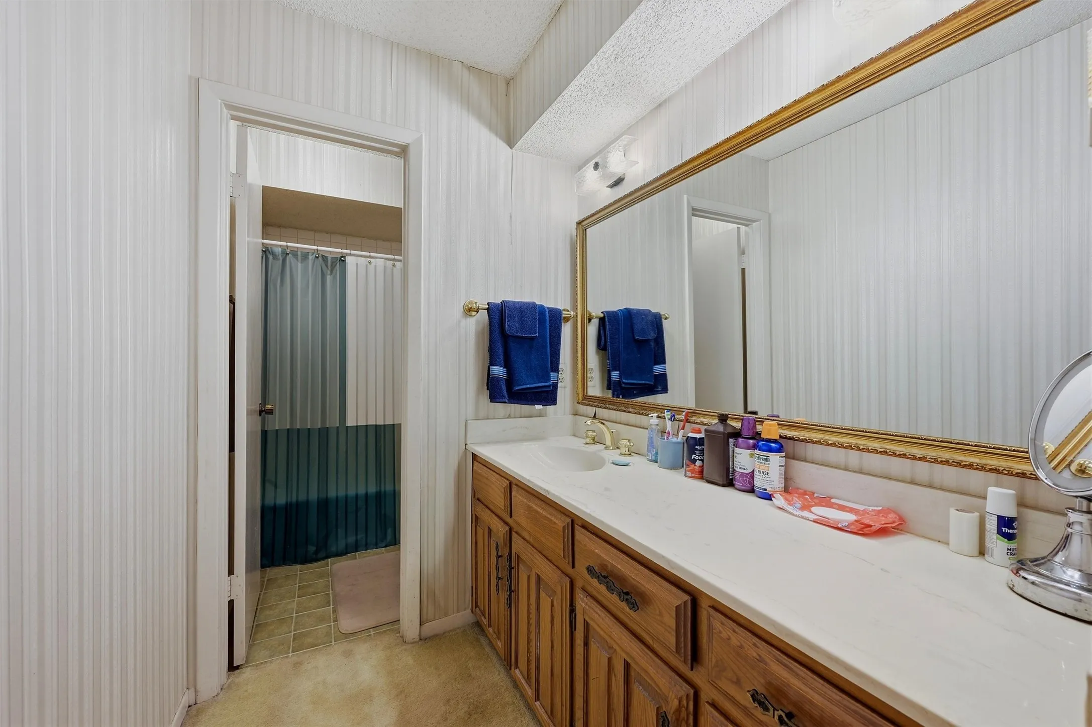 Single Family Residence For Sale in Dallas County , 4115 Greenway Drive, Garland, Texas 75041, 3 Bedrooms, 2 Bathrooms, 2 Garage spaces, 2,030 Sqft, built in 1974, Price $240,000, mls#21340425, Real Estate Agent in Garland, Homes For Sale in Dallas county, Homes For Sale in Garland, Realtor in Garland Texas, Real Estate Brokerage Independent Realty Texas, Luminita Cordes Realtor
