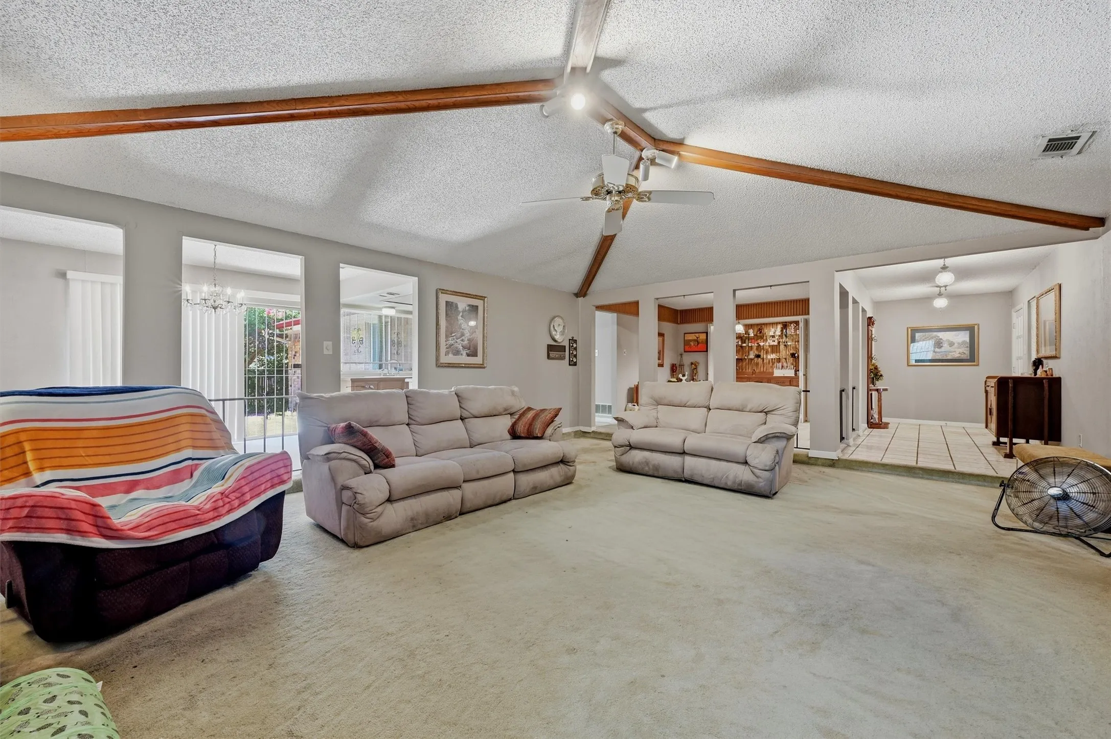 Single Family Residence For Sale in Dallas County , 4115 Greenway Drive, Garland, Texas 75041, 3 Bedrooms, 2 Bathrooms, 2 Garage spaces, 2,030 Sqft, built in 1974, Price $240,000, mls#21340425, Real Estate Agent in Garland, Homes For Sale in Dallas county, Homes For Sale in Garland, Realtor in Garland Texas, Real Estate Brokerage Independent Realty Texas, Luminita Cordes Realtor