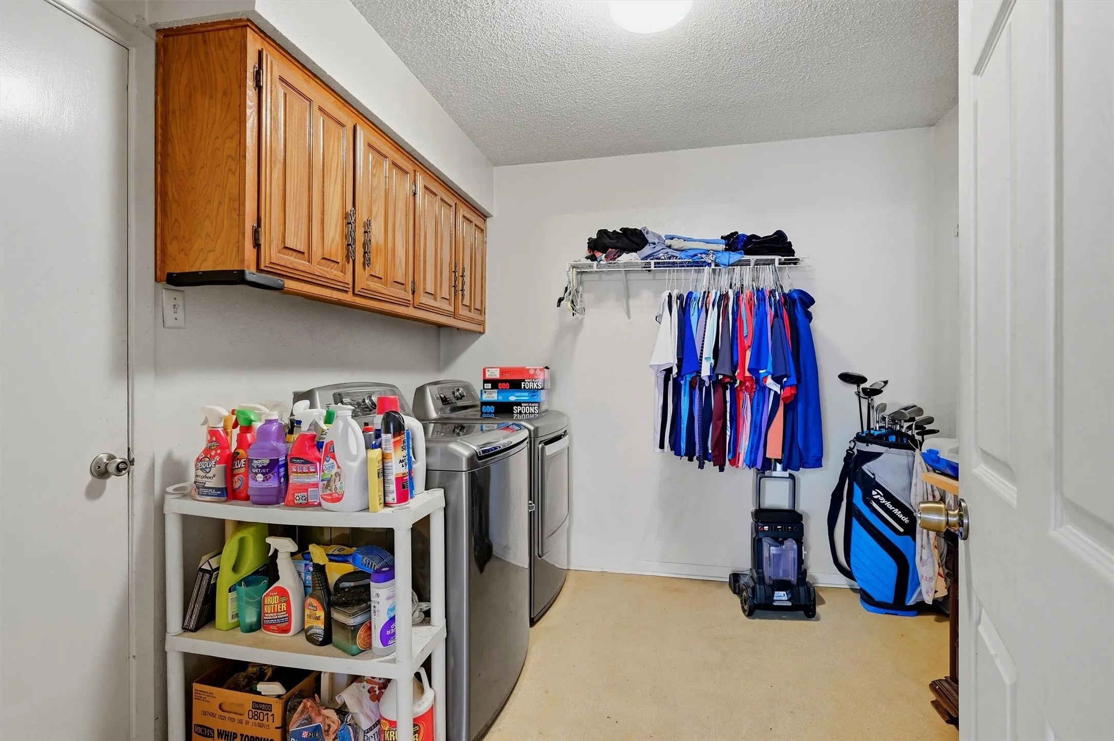Single Family Residence For Sale in Dallas County , 4115 Greenway Drive, Garland, Texas 75041, 3 Bedrooms, 2 Bathrooms, 2 Garage spaces, 2,030 Sqft, built in 1974, Price $240,000, mls#21340425, Real Estate Agent in Garland, Homes For Sale in Dallas county, Homes For Sale in Garland, Realtor in Garland Texas, Real Estate Brokerage Independent Realty Texas, Luminita Cordes Realtor