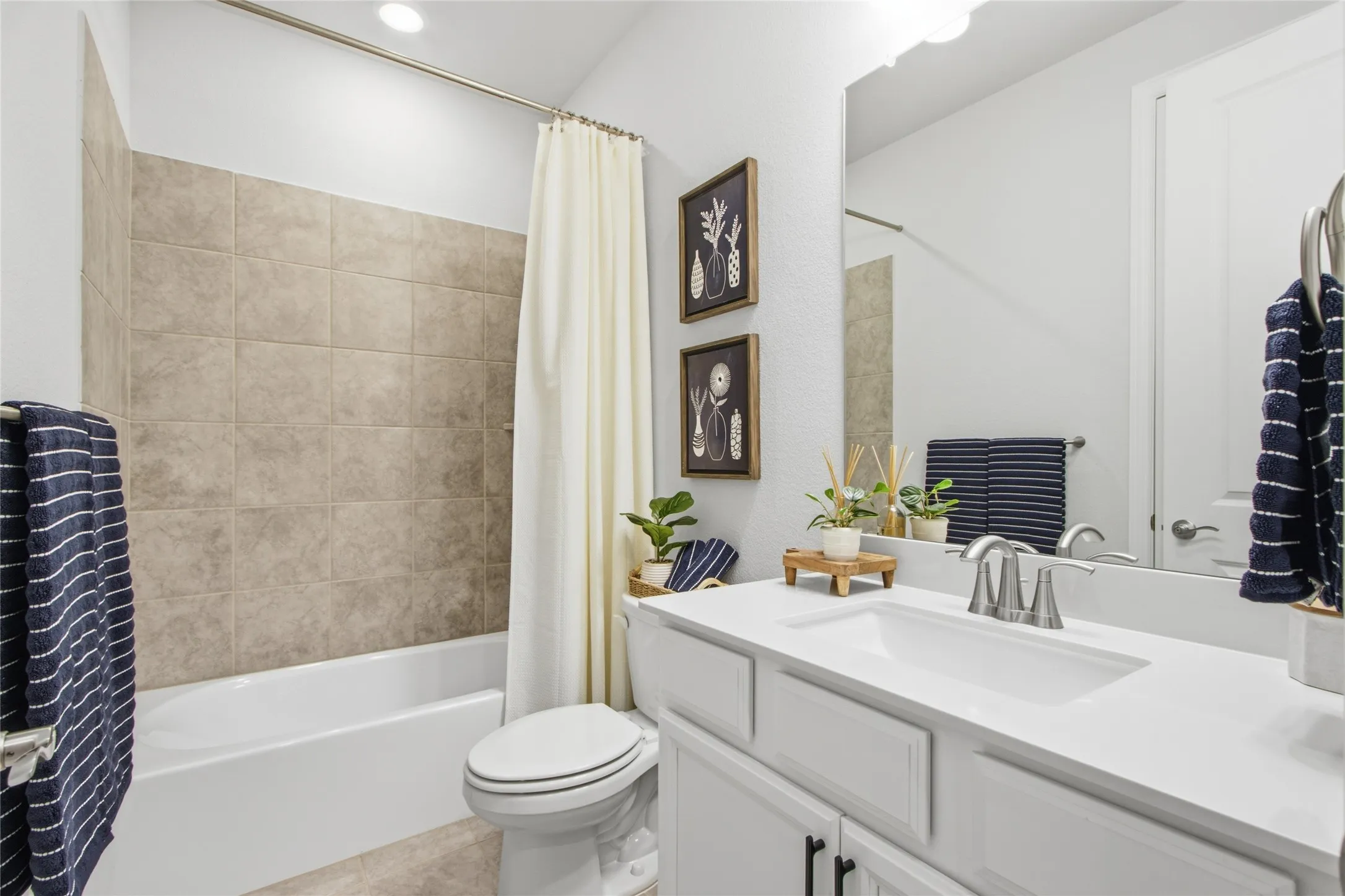 Single Family Residence For Sale in Denton County , 2724 Acadia Drive, Corinth, Texas 76210, 4 Bedroom, 3 Bathroom, 2 Garage spaces, 2,077 Sqft, built in 2023, mls#21340415, Real Estate Agent in Corinth, Homes For Sale in Denton county, Homes For Sale in Corinth, Realtor in Corinth Texas, Real Estate Brokerage Independent Realty Texas, Luminita Cordes Realtor